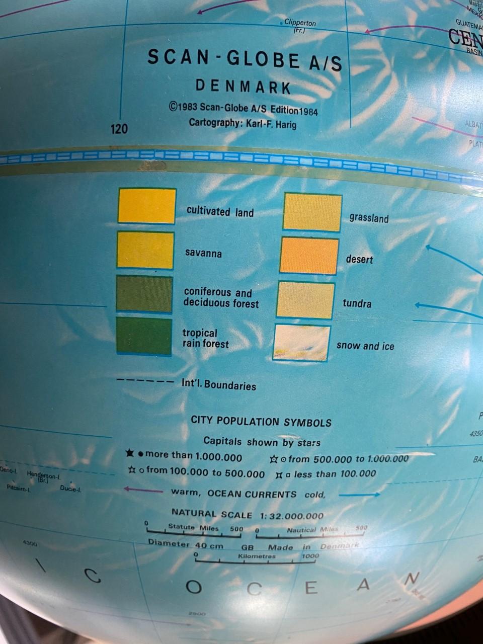 Beleuchteter Boden Globus im Mid-Century-Stil von Scan-Globe A / S Dänemark im Zustand „Gut“ in San Diego, CA