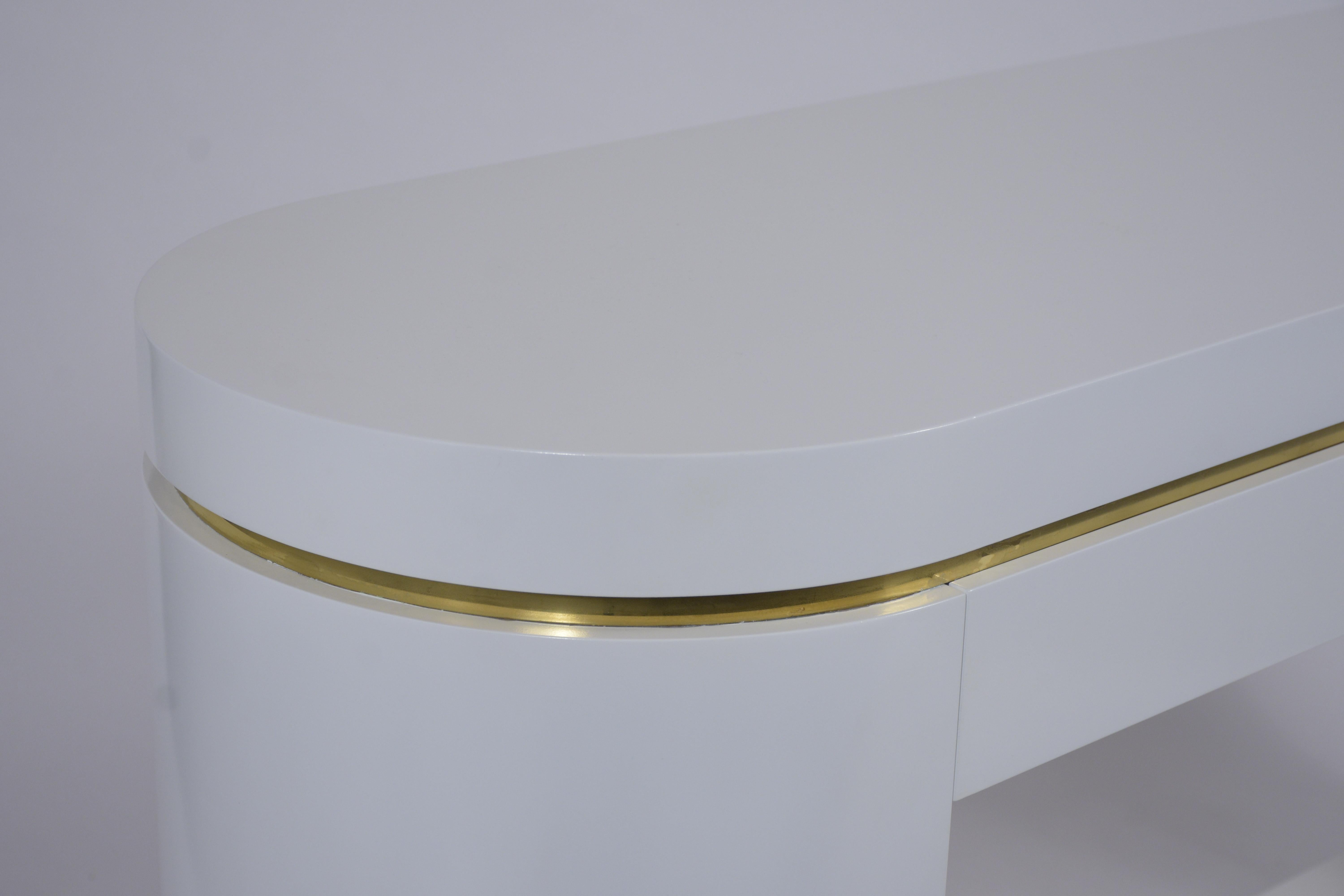 Vintage Mid-Century White Lacquered Console Table with Brass Accents For Sale 1