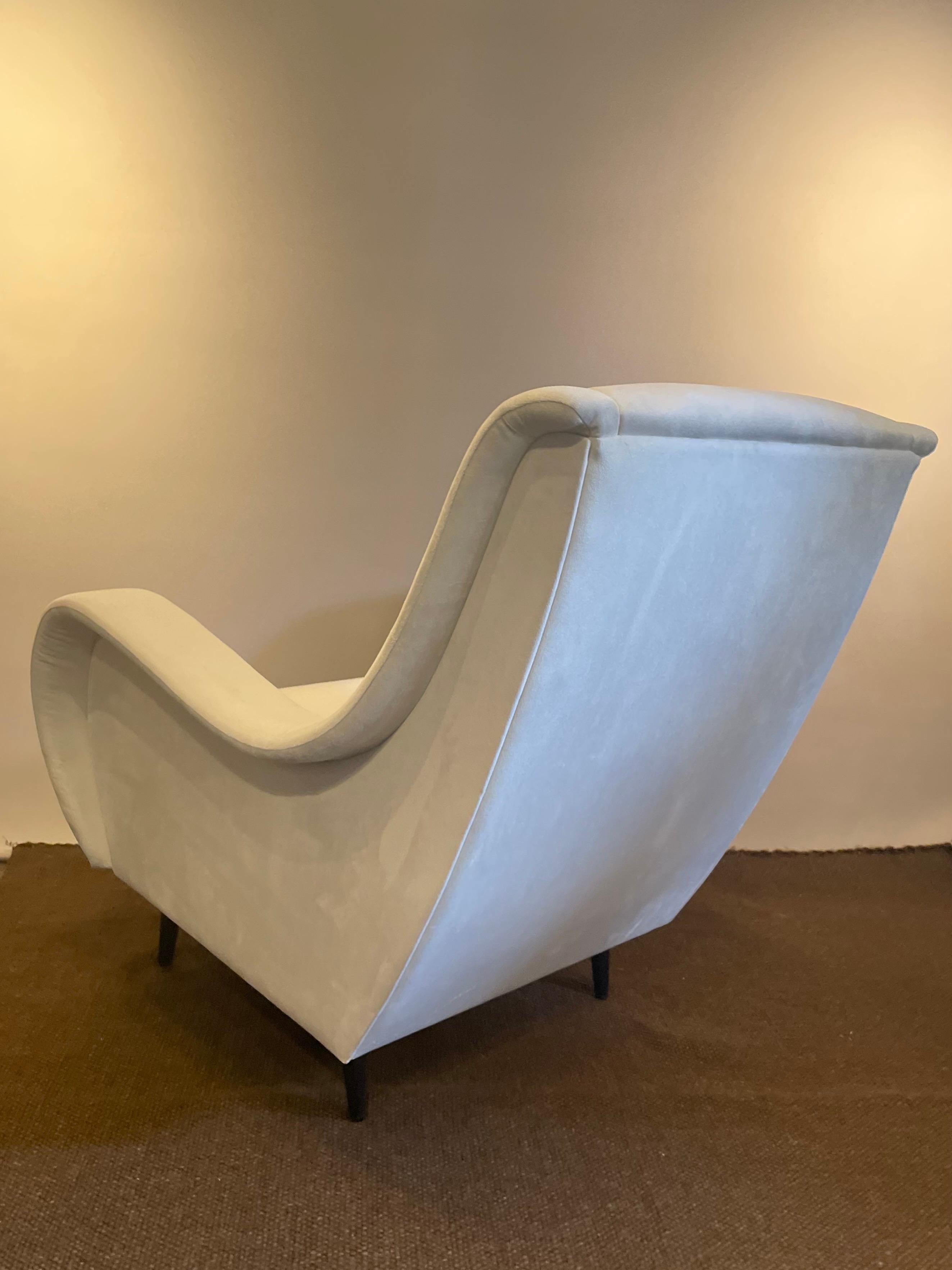 Mid-Century Modern Mid-Century style Lounge Chair For Sale