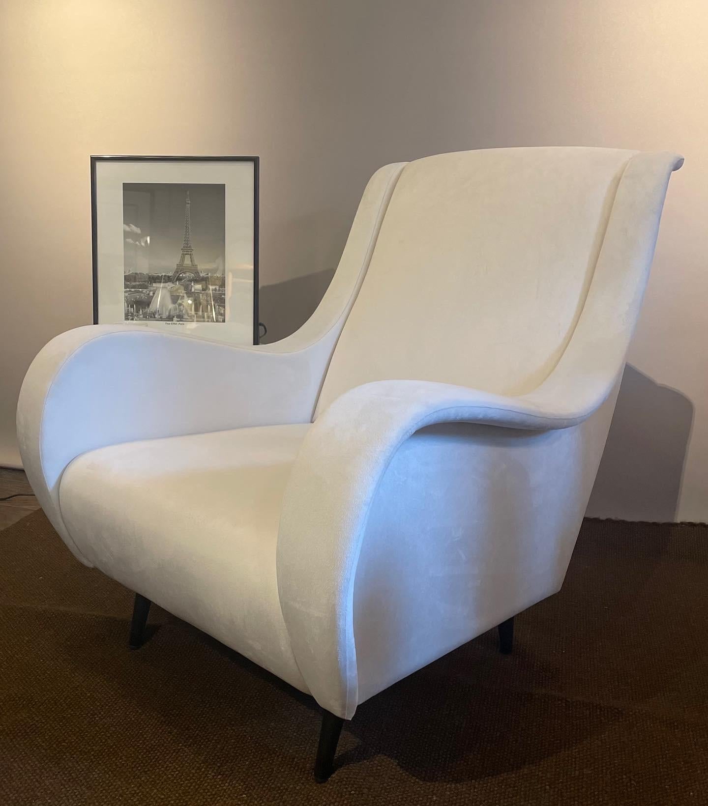 Italian Mid-Century style Lounge Chair For Sale