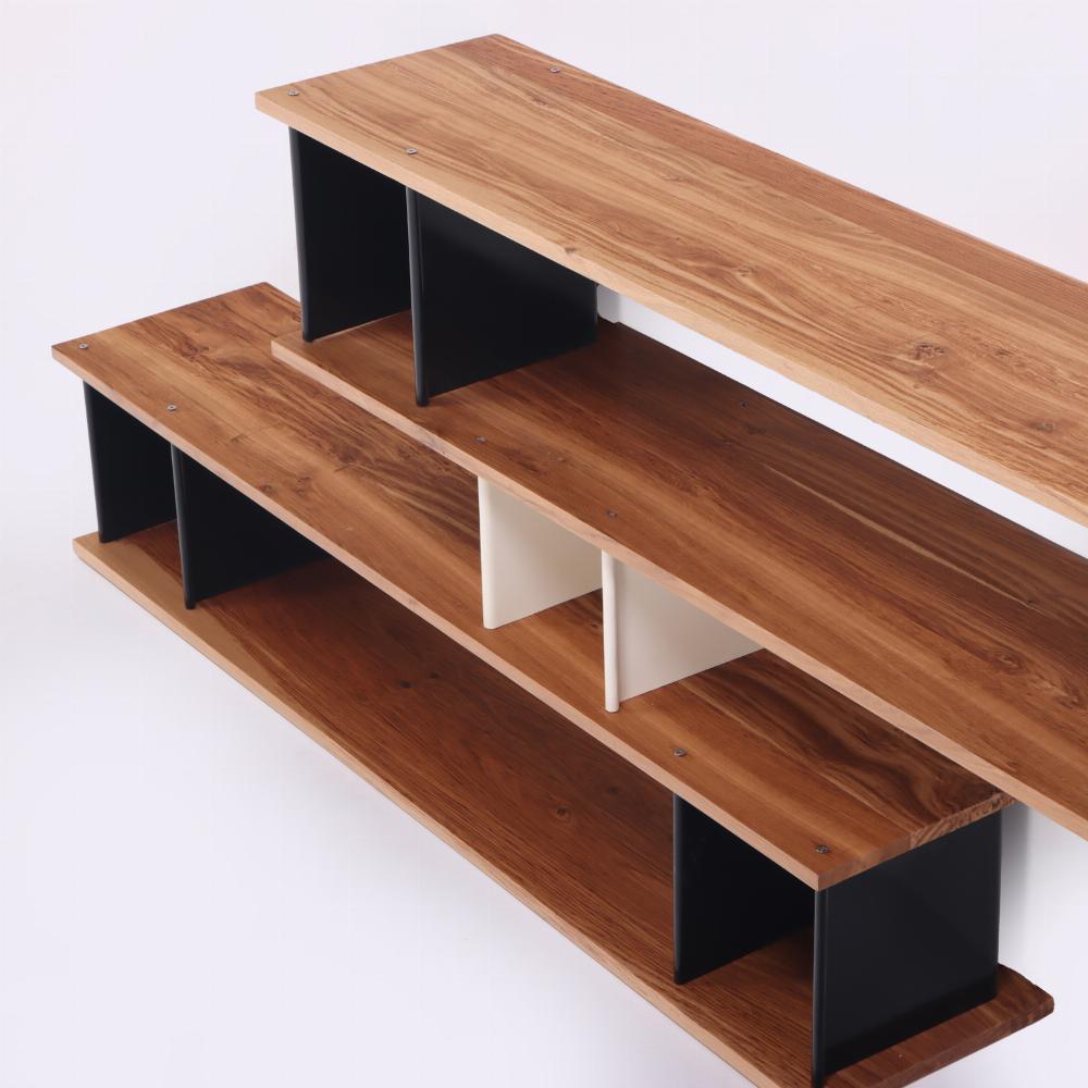 Italiano Mid-Century Style Modular Floating Wall Shelf in Aluminum & Wood. in vendita