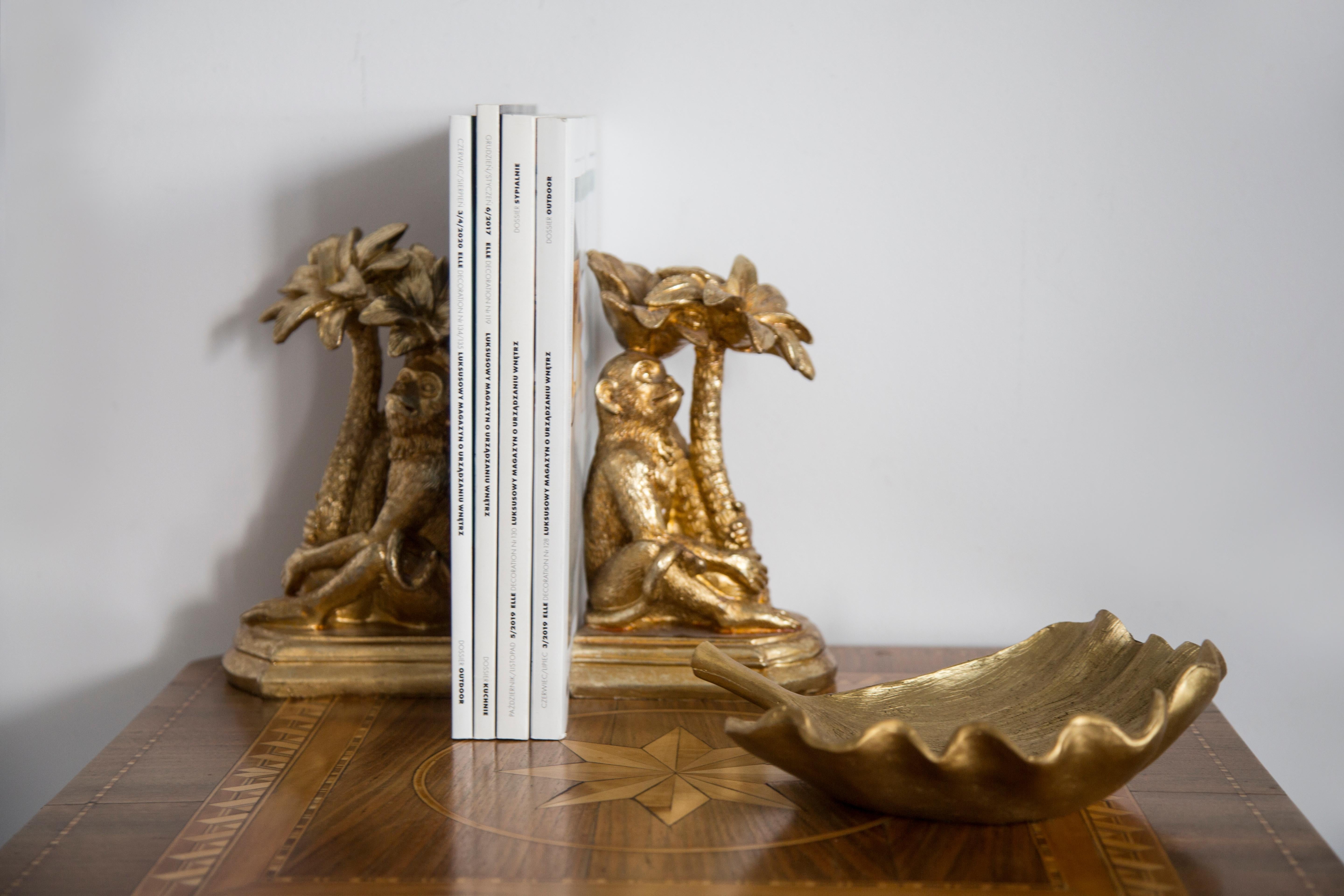 This original gypsum element was designed and produced in the 2000s in Lombardia, 
This item is a wonderful addition to every modern home. 
These item remain in a very good condition. 

Dimensions: Height 20cm Length 12cm Depth 10cm 

Condition: