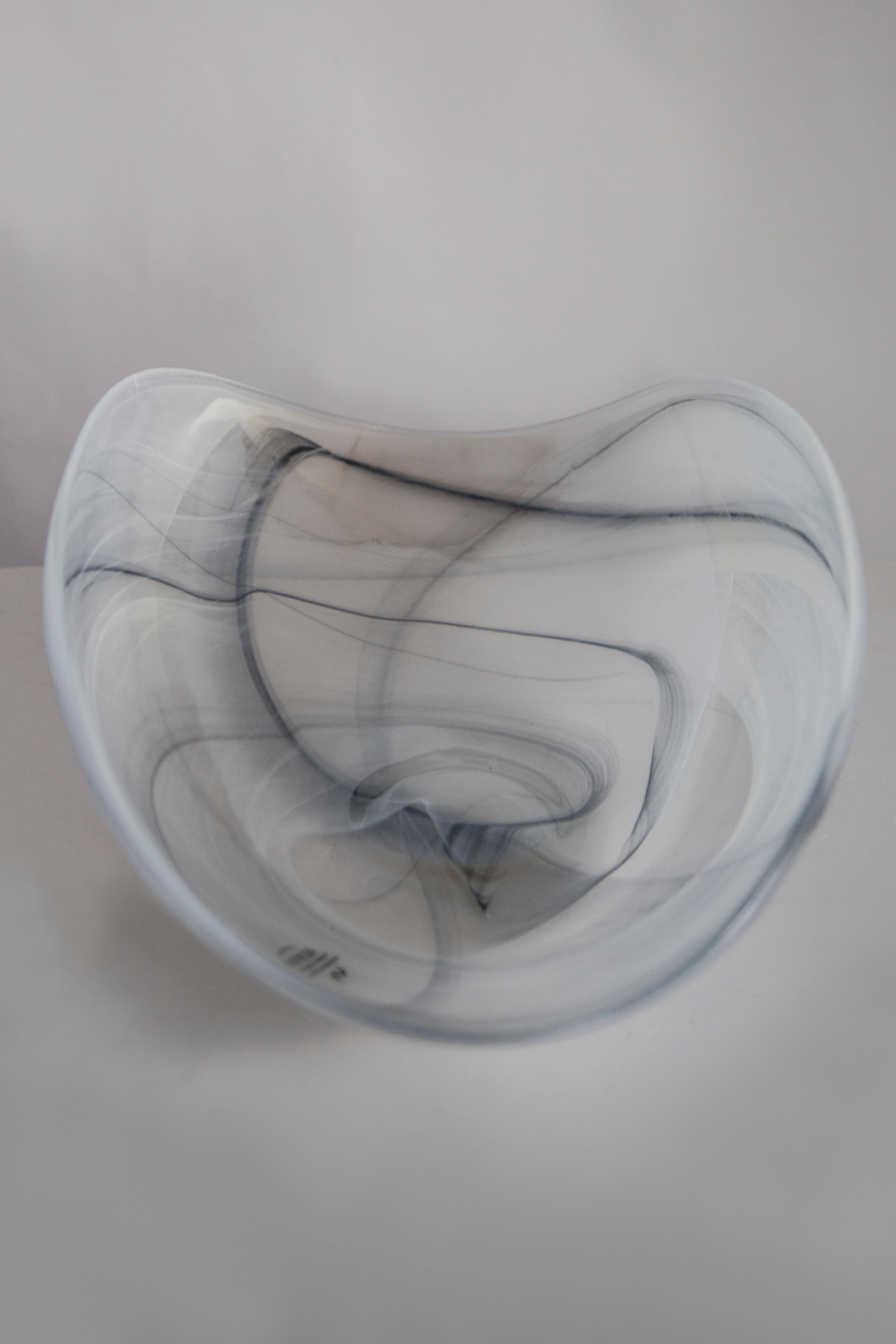 Mid Century Style Murano Glass Big Black and White Bowl, Italy, 2000s For Sale 1