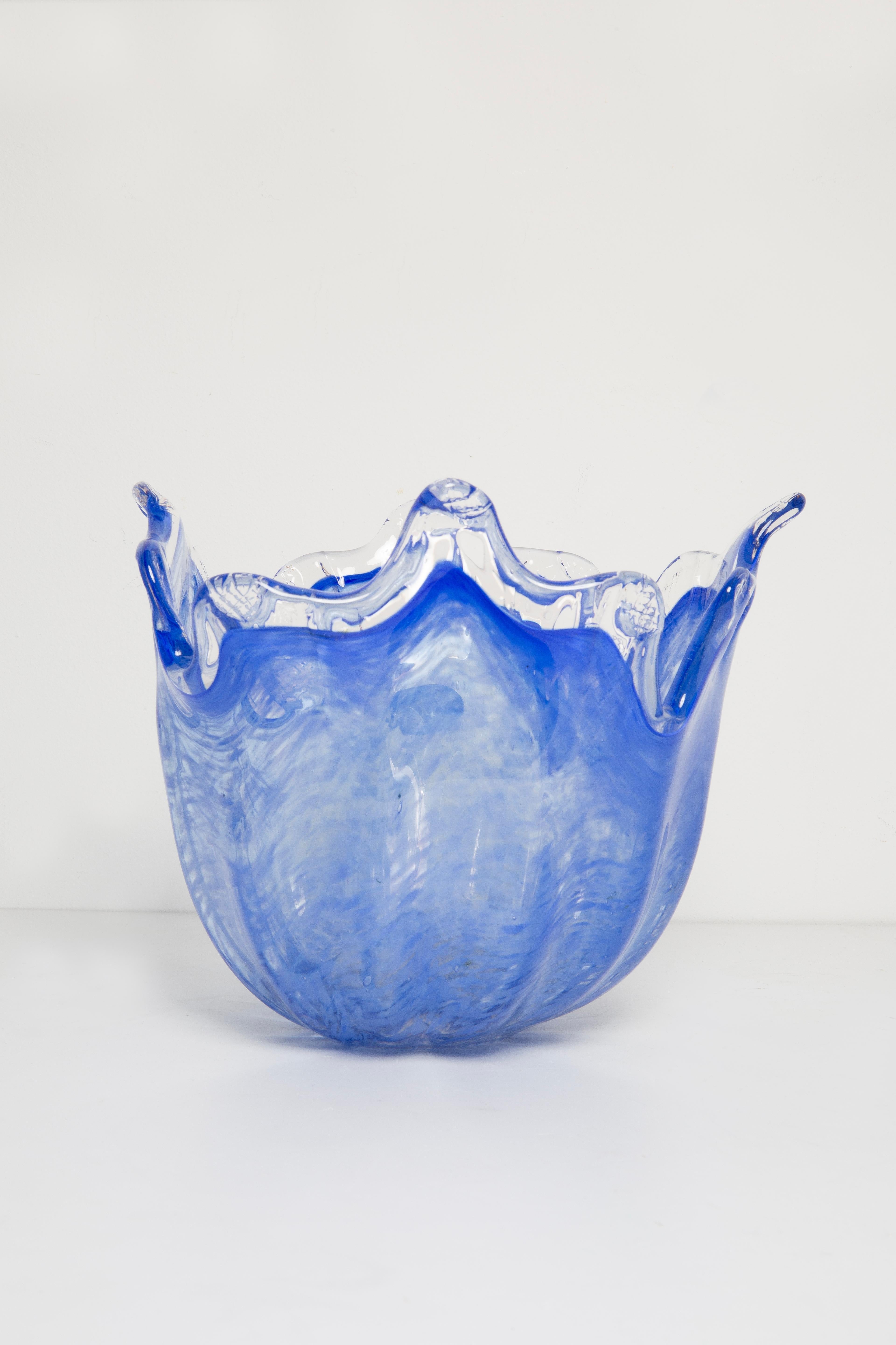 Mittlere blaue Murano-Glasschale im Stil der Jahrhundertmitte, Italien, 2000er Jahre (20. Jahrhundert) im Angebot