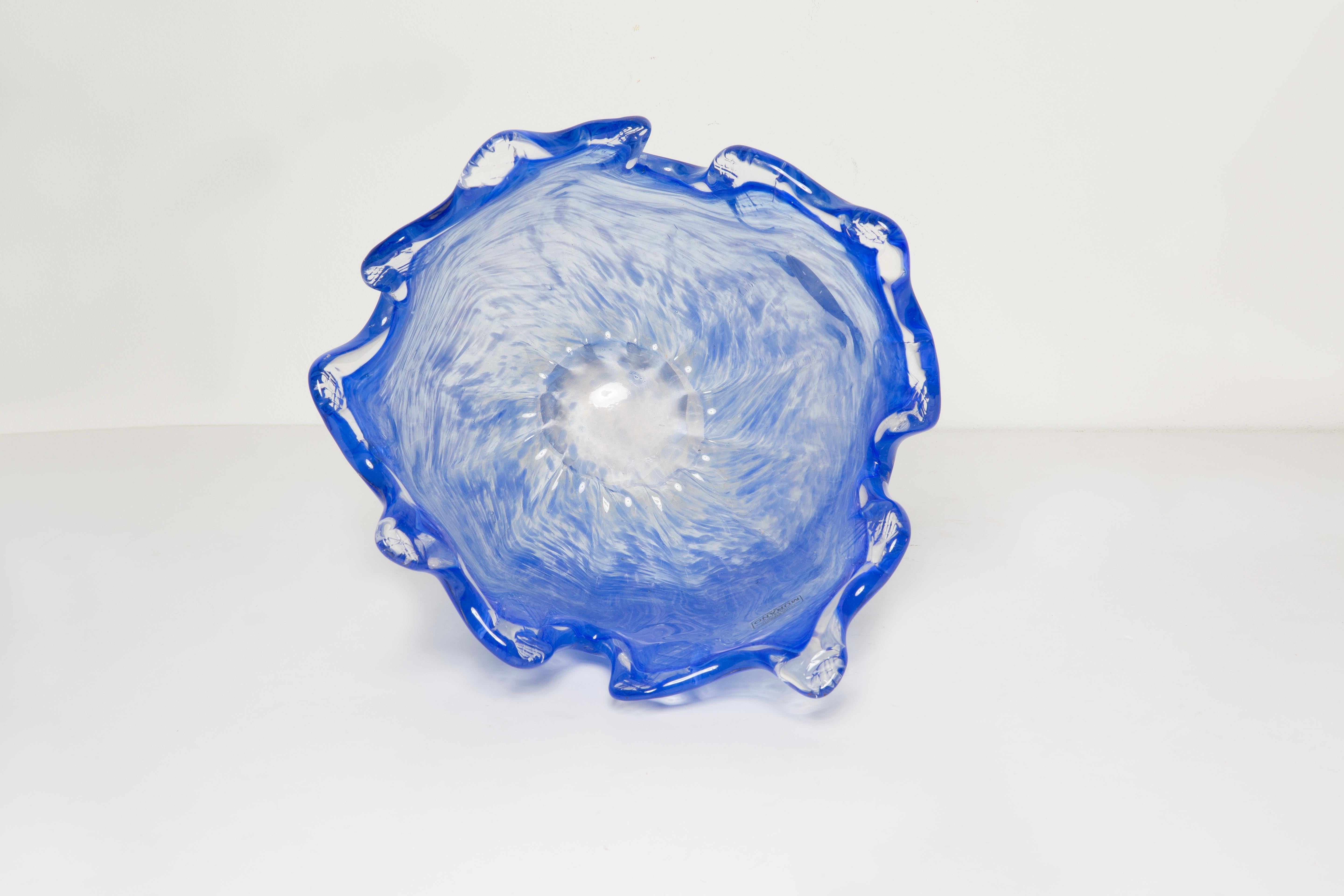 Mittlere blaue Murano-Glasschale im Stil der Jahrhundertmitte, Italien, 2000er Jahre im Angebot 1