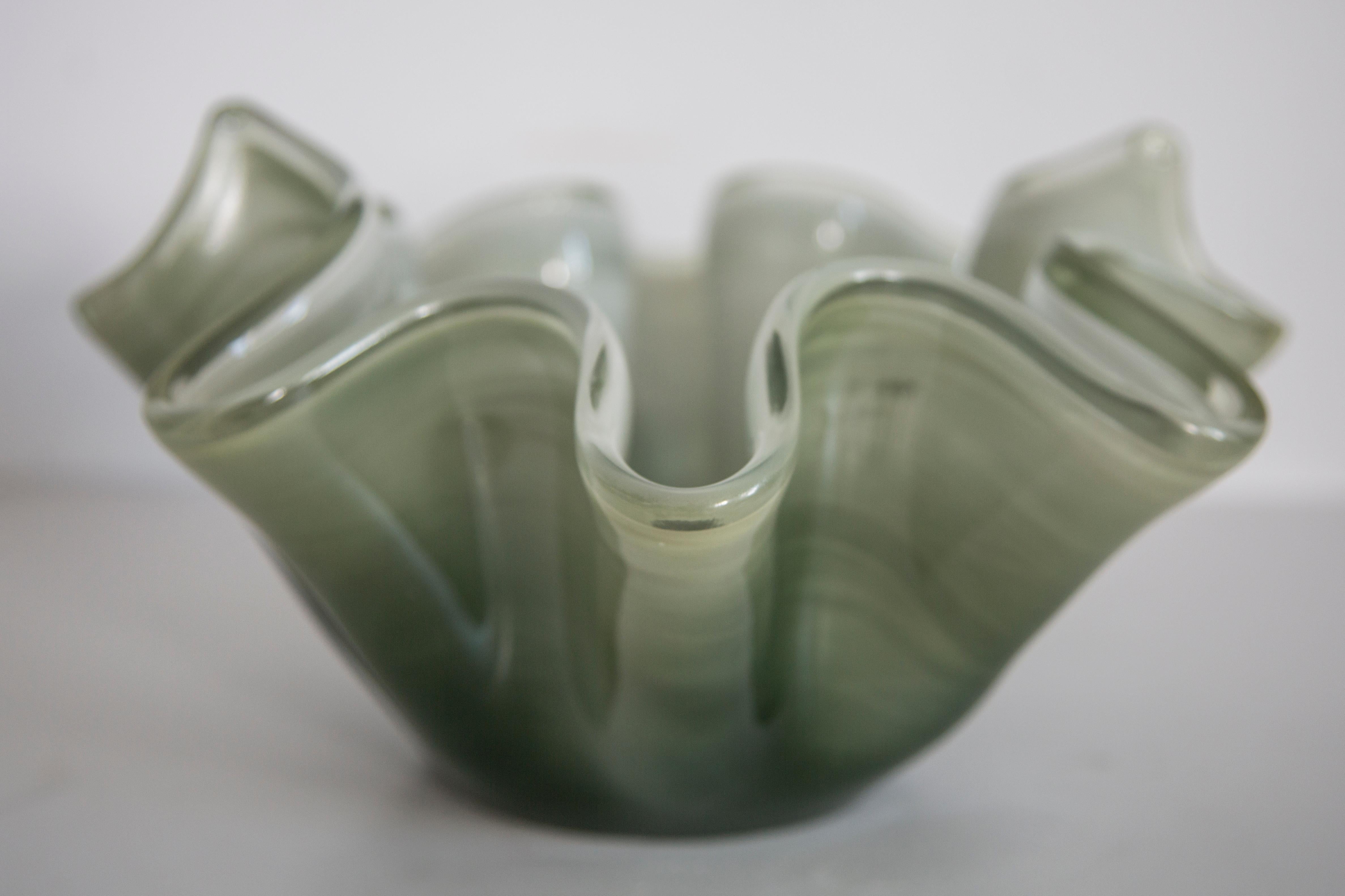 Mid Century Style Murano Glass Medium Green Bowl, Italy, 2000s In Good Condition For Sale In 05-080 Hornowek, PL
