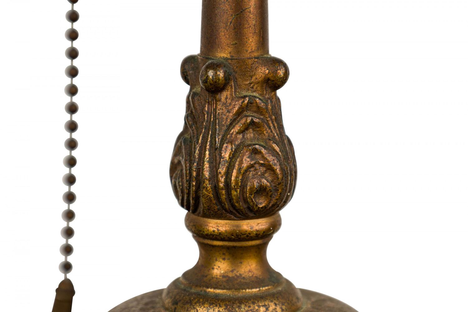 Mid-Century-Style Red Glazed Ceramic and Brass Table Lamp en venta 1