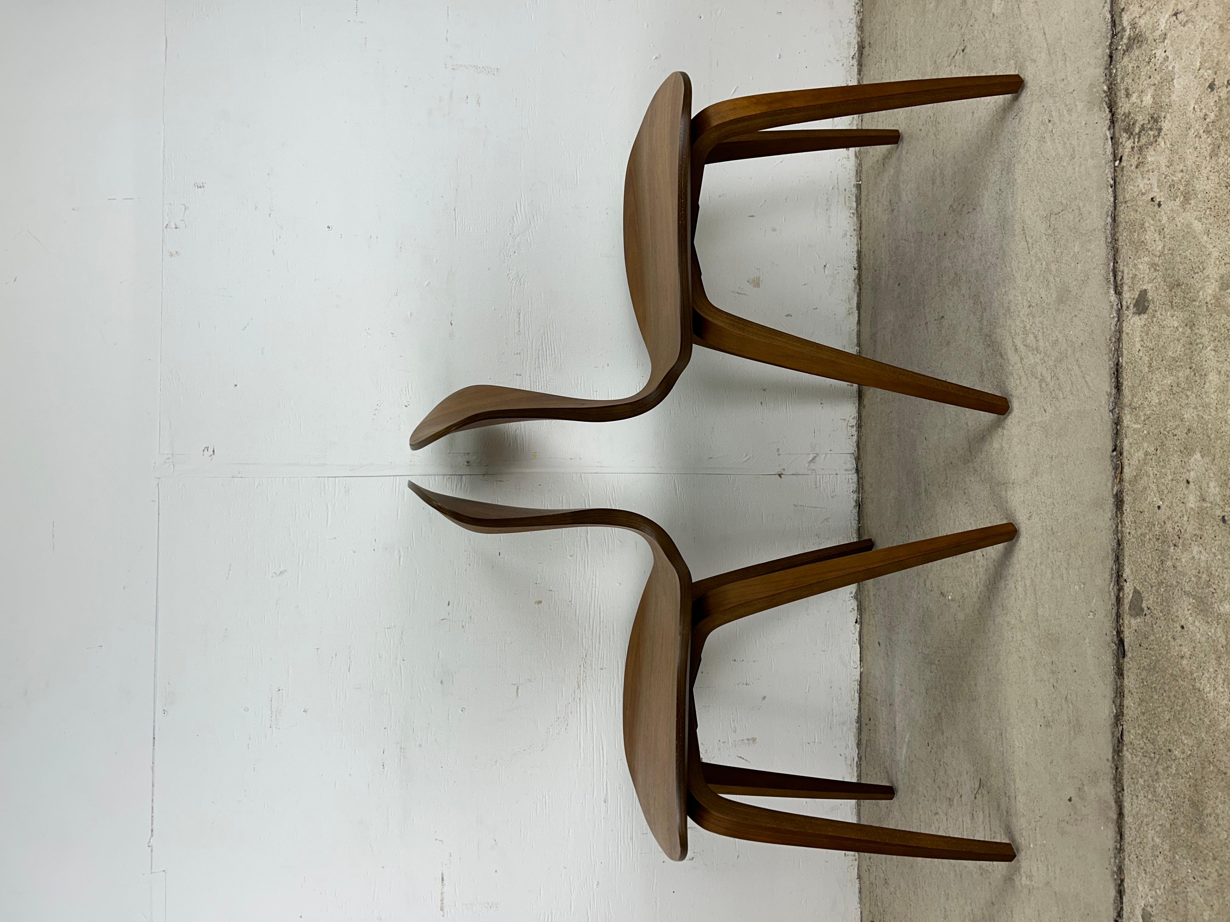 Ensemble de 4 chaises en bois courbé de style milieu de siècle par Norman Cherner 10