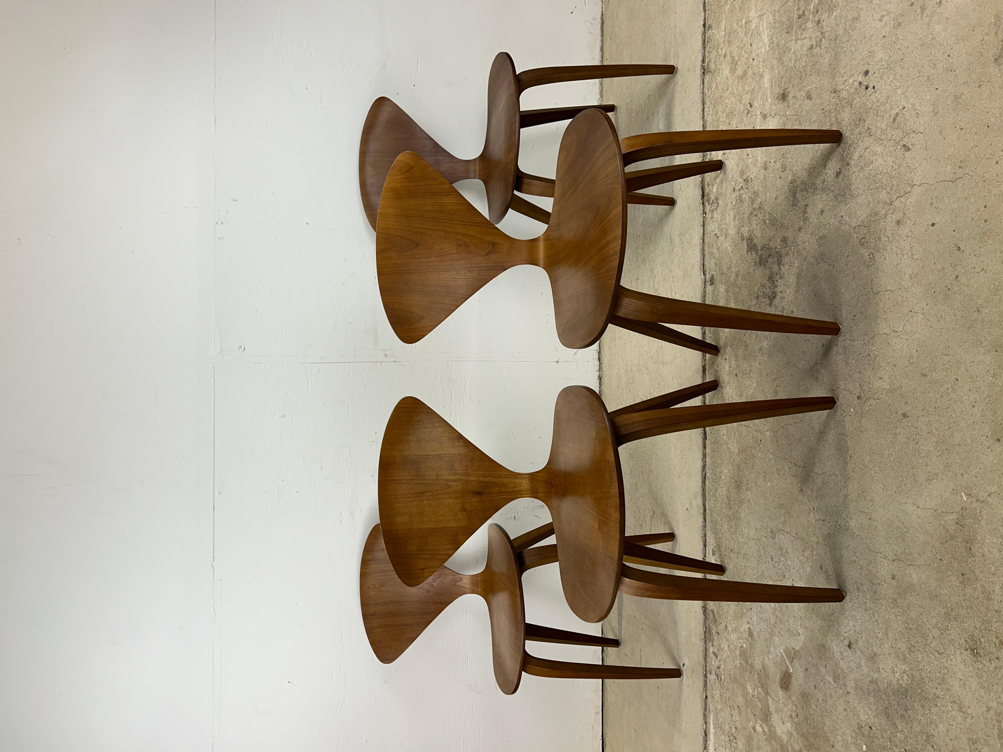 Mid-Century Modern Ensemble de 4 chaises en bois courbé de style milieu de siècle par Norman Cherner