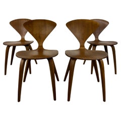 Ensemble de 4 chaises en bois courbé de style milieu de siècle par Norman Cherner