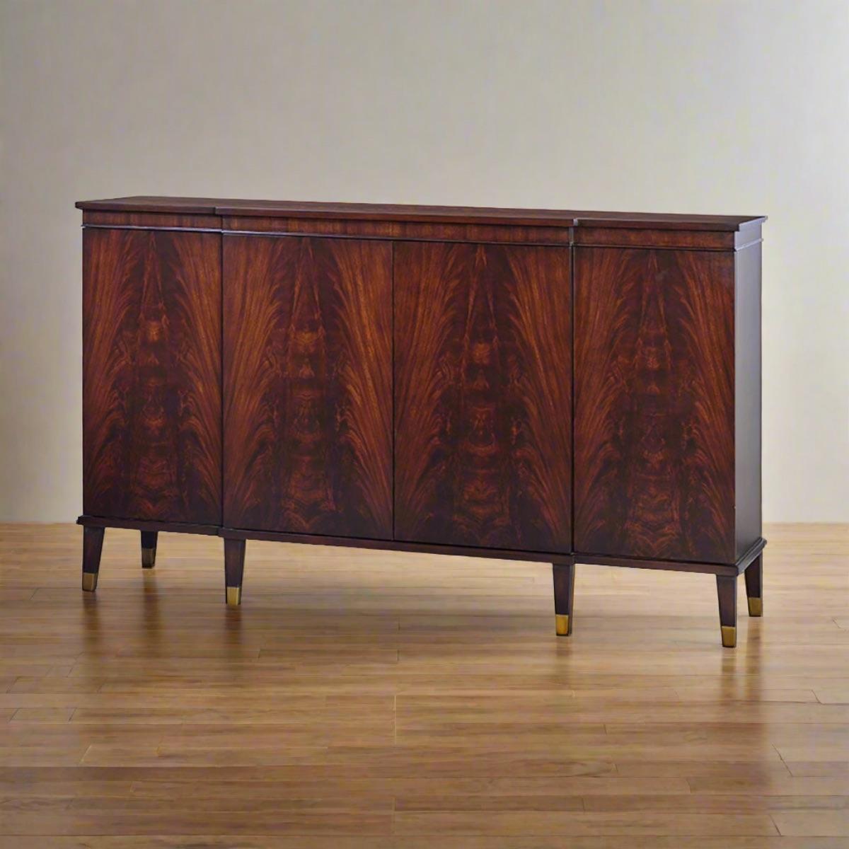 Un mix perfetto di eleganza e funzionalità. Progettata per essere un pezzo forte, questa credenza è in grado di elevare l'arredamento della tua casa.

Con il suo bordo pulito, emana un fascino elegante e sofisticato da metà del secolo scorso. Dotato