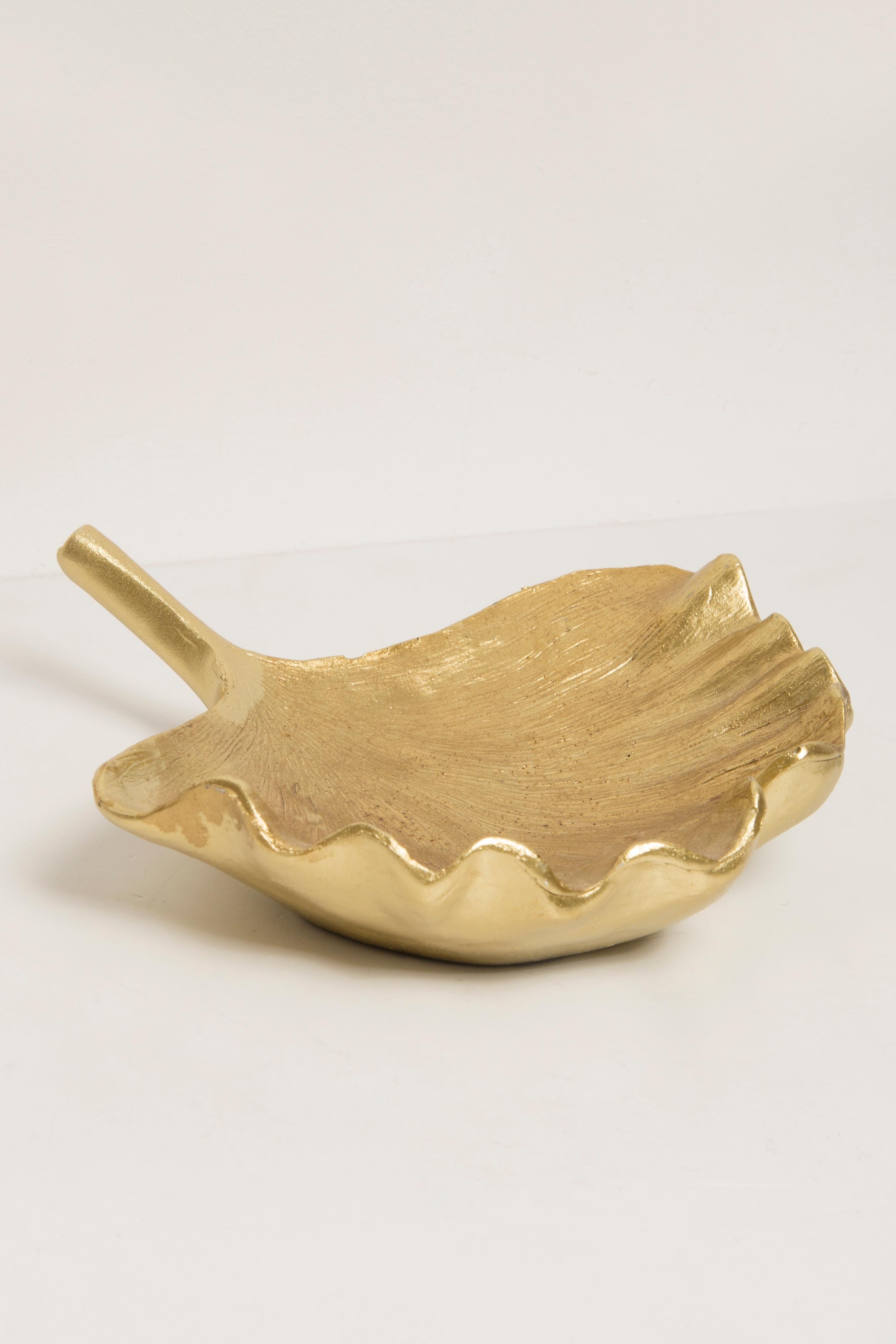 Mid Century Style Small Ginkgo Biloba Leaf Gold Gypsum Plate, Italy, 2000s In Good Condition For Sale In 05-080 Hornowek, PL