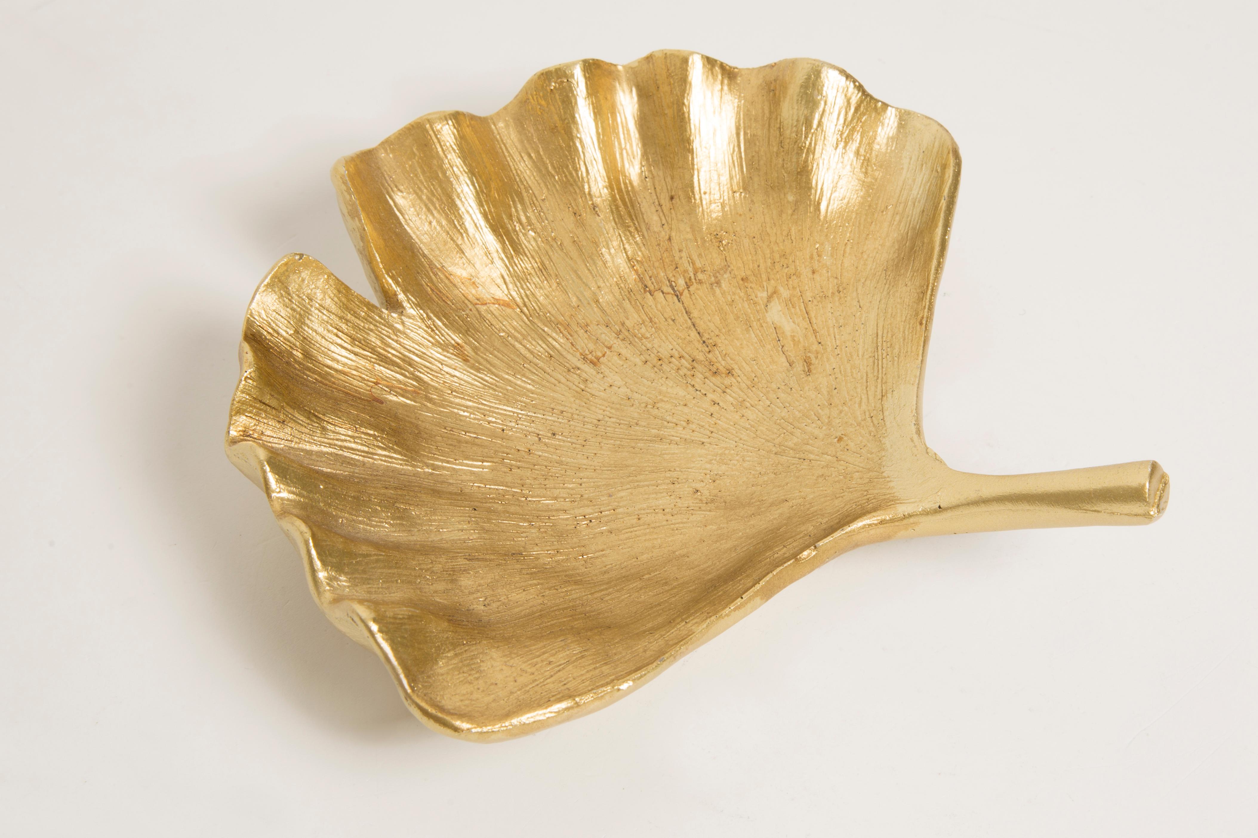 Mid Century Style Small Ginkgo Biloba Leaf Gold Gypsum Plate, Italy, 2000s For Sale 2