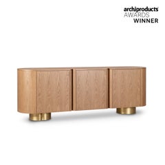 Aparador de estilo de mediados de siglo de roble Socalco y latón, hecho a mano por Greenapple
