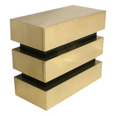 Commodo italiano in stile metà secolo in legno massiccio e superficie in ottone