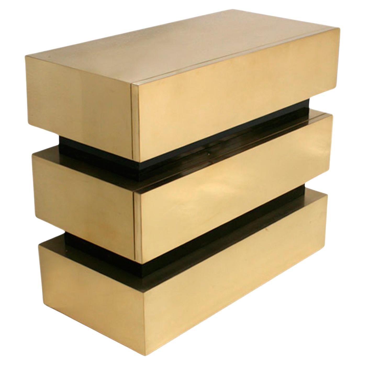 Commodo italiano in stile metà secolo in legno massiccio e superficie in ottone