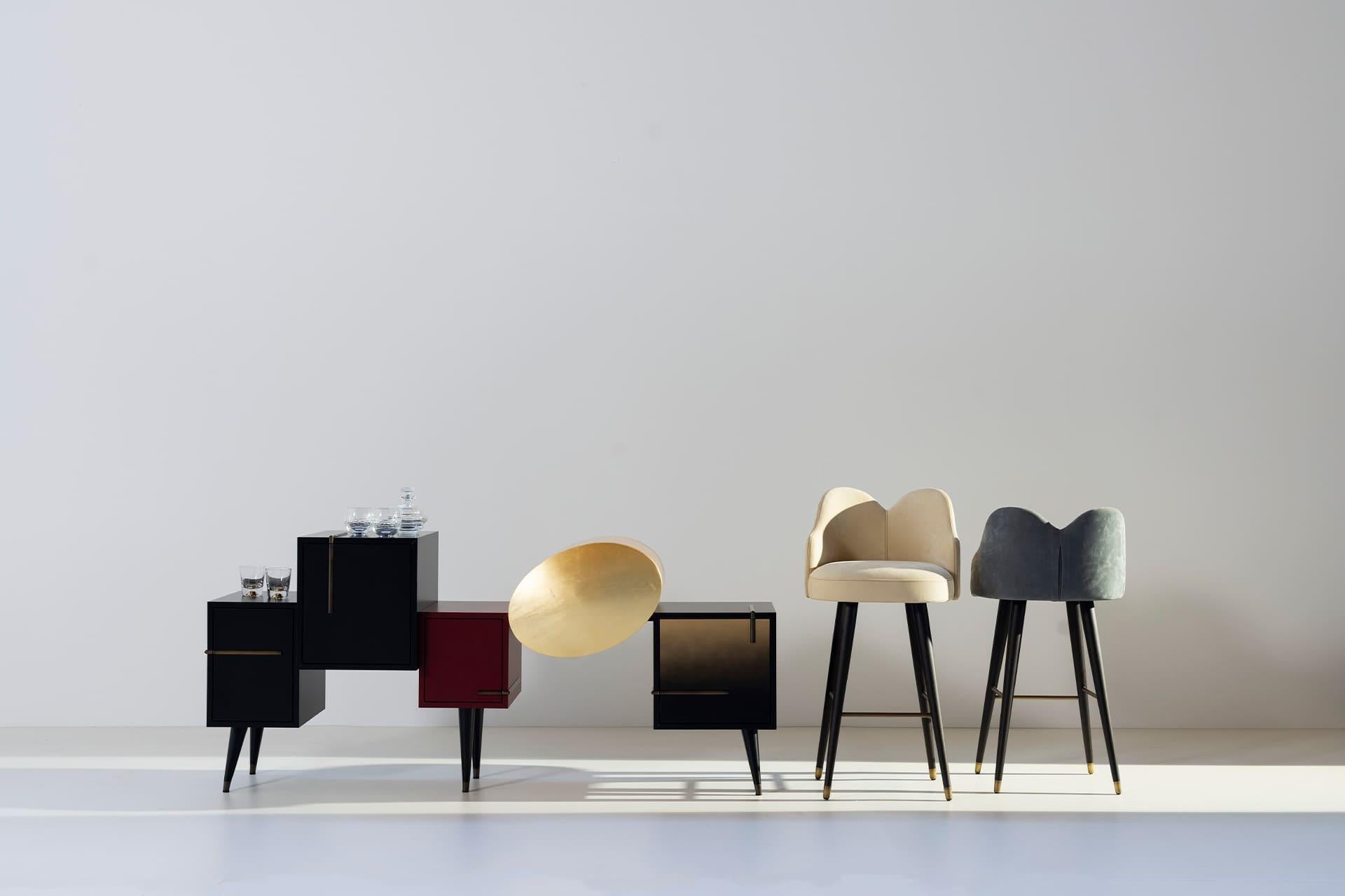 Portoghese Credenza Sunshine in stile metà secolo, nera, foglia d'oro, fatta a mano da Greenapple in vendita