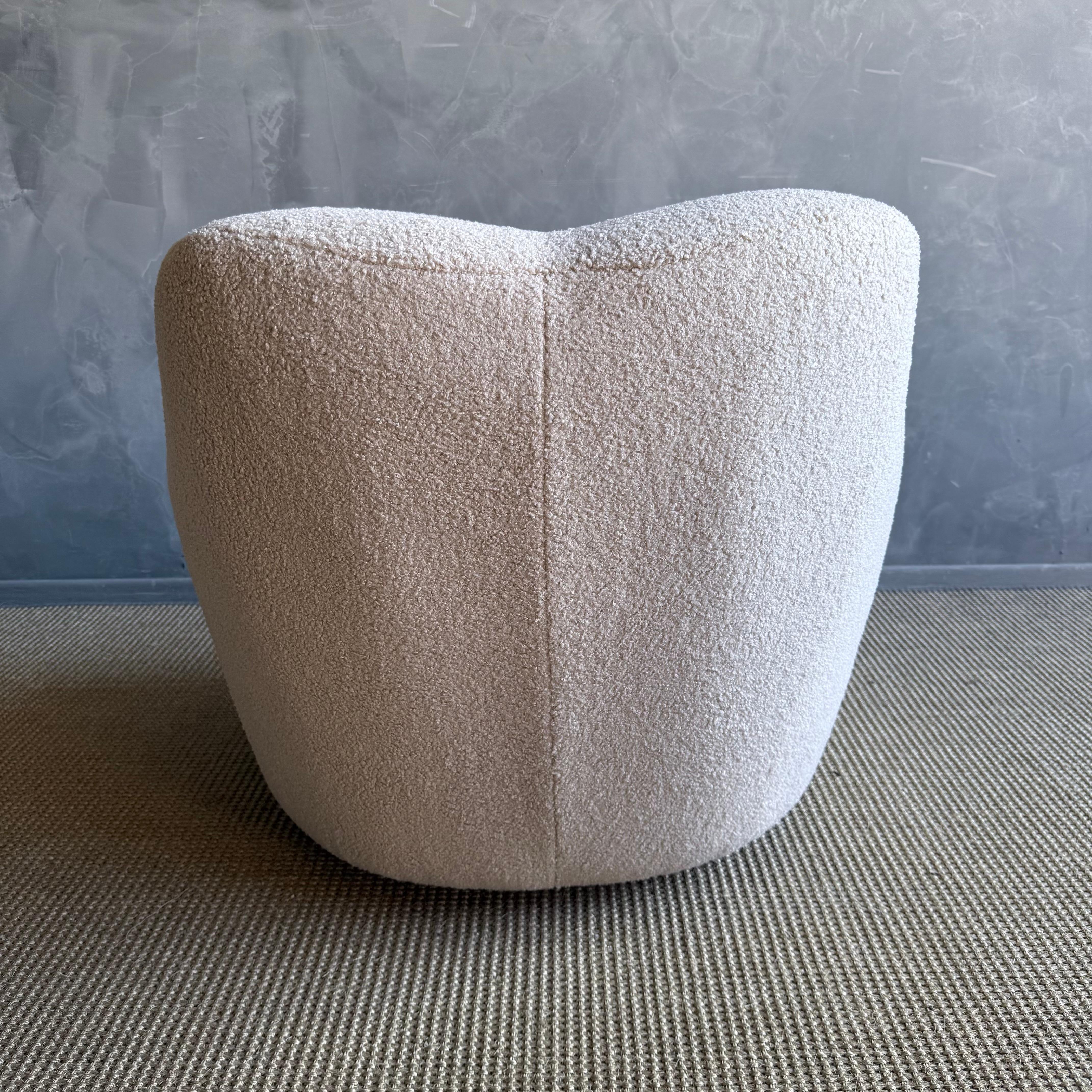 Mid Century Style Swivel Chair in a Plush Teddy Fabric in vendita 1