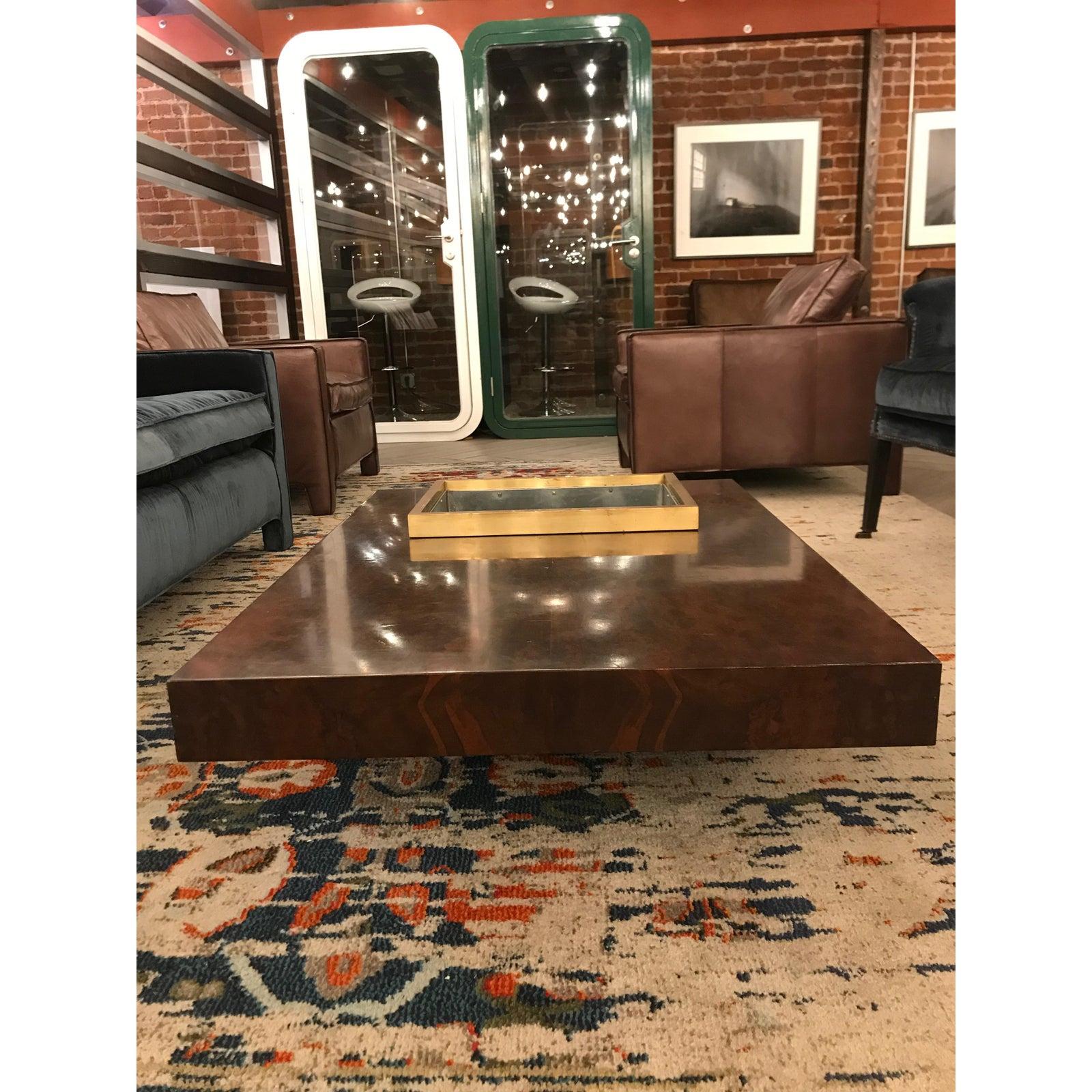 Tavolino da caffè a tre piani in legno di radica satinato scuro in stile Midcentury In condizioni discrete in vendita a Sausalito, CA