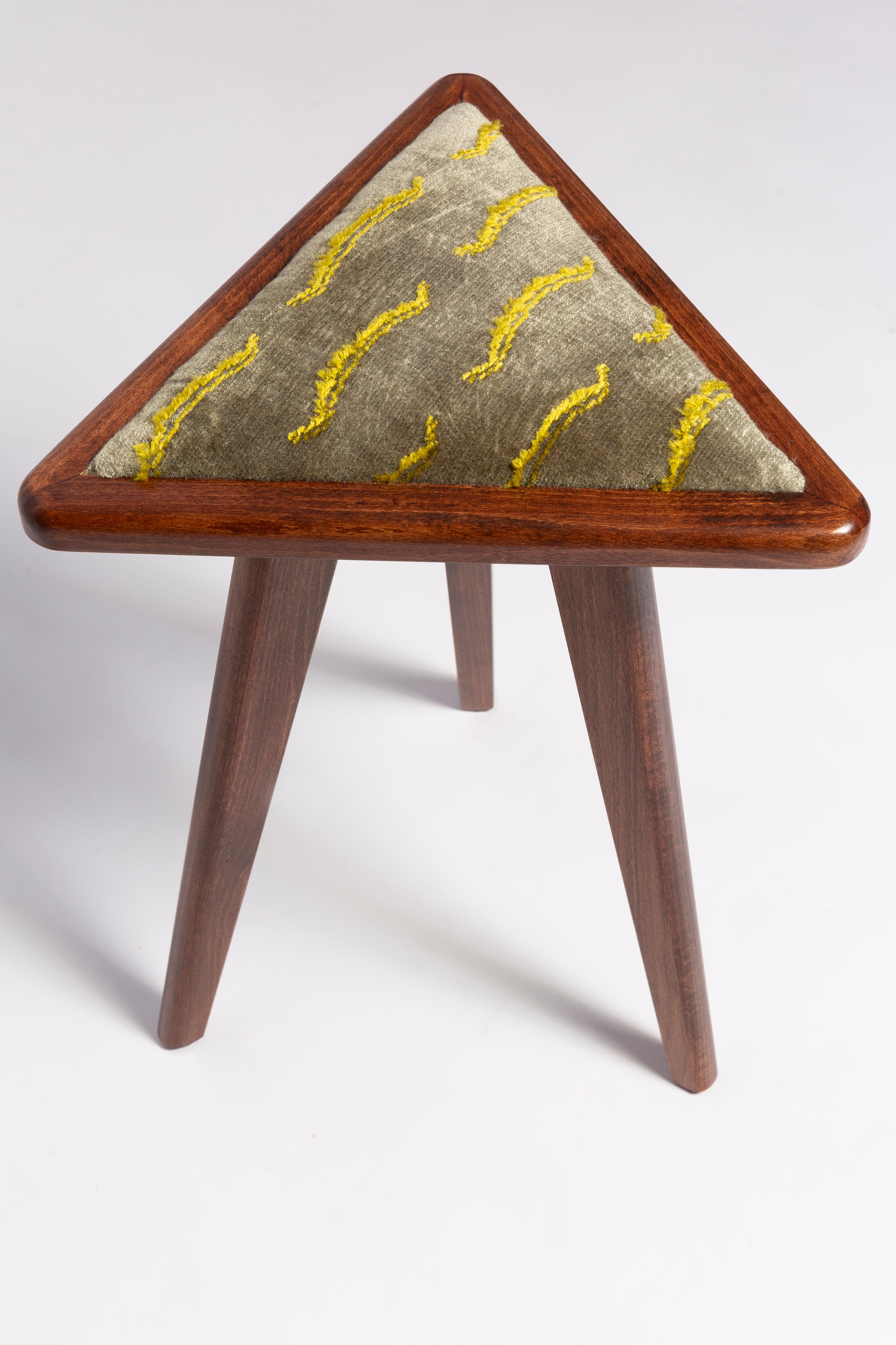 Polish Mid Century Style Triangle Stool in Nouvelles Vagues, by Vintola Studio, Europe For Sale