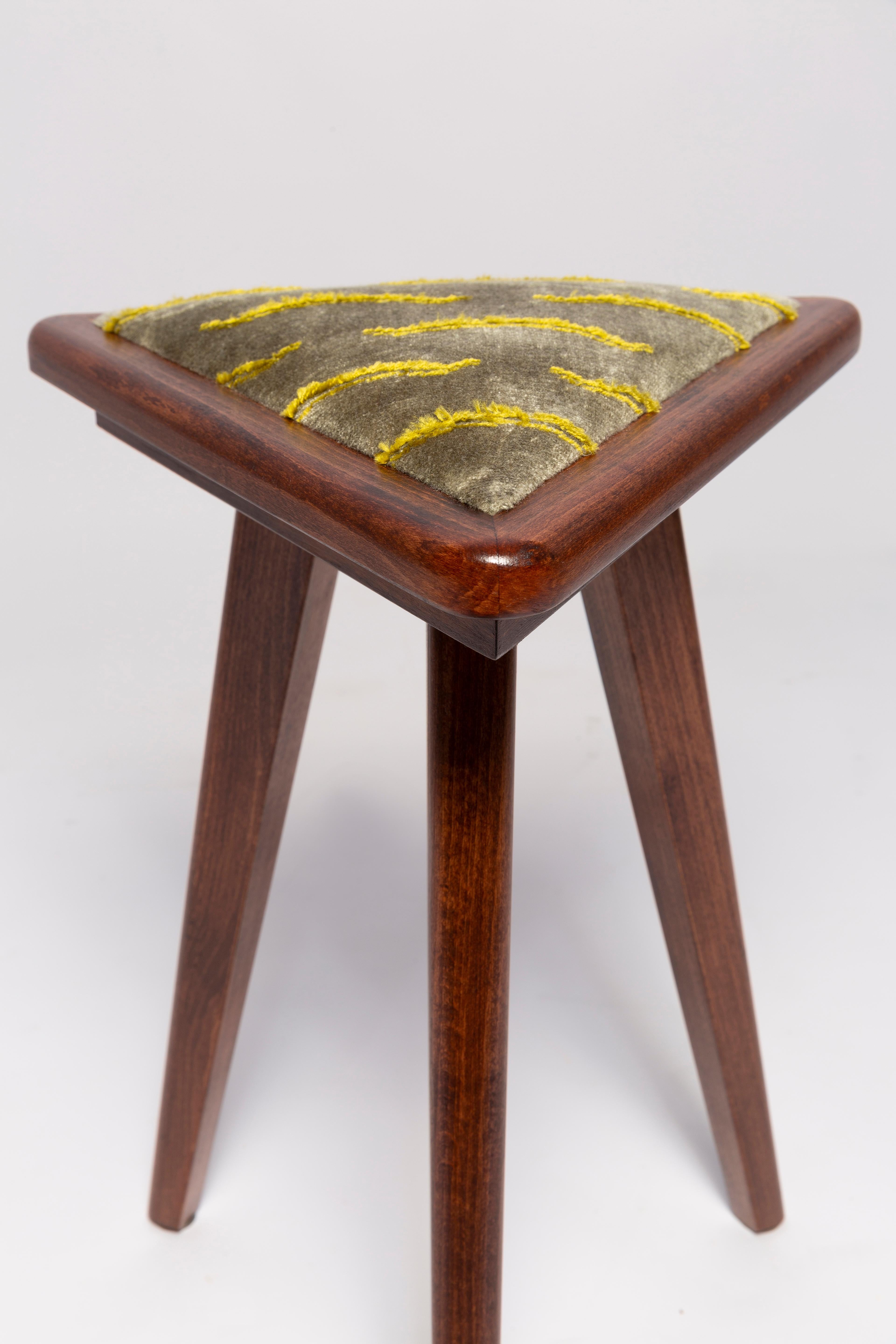 Hand-Painted Mid Century Style Triangle Stool in Nouvelles Vagues, by Vintola Studio, Europe For Sale