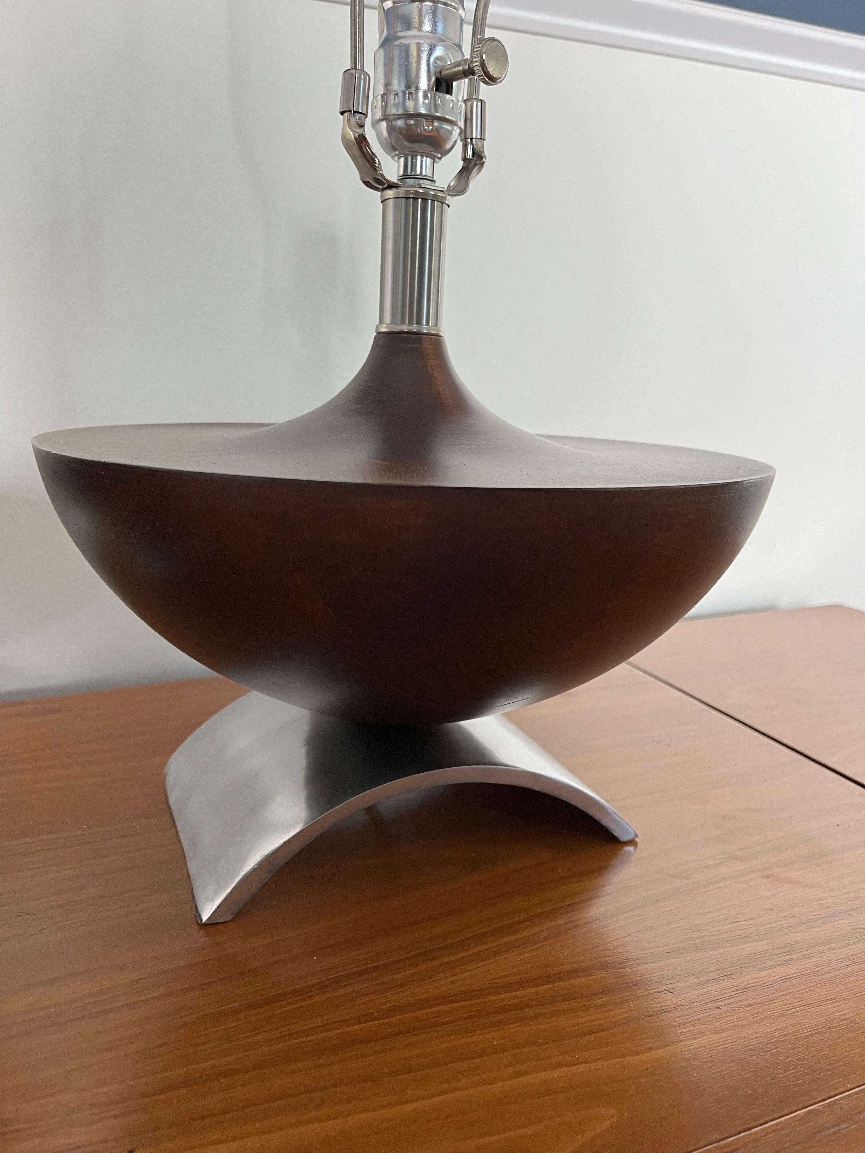 Lámparas de madera torneada estilo mediados de siglo Transformado en venta