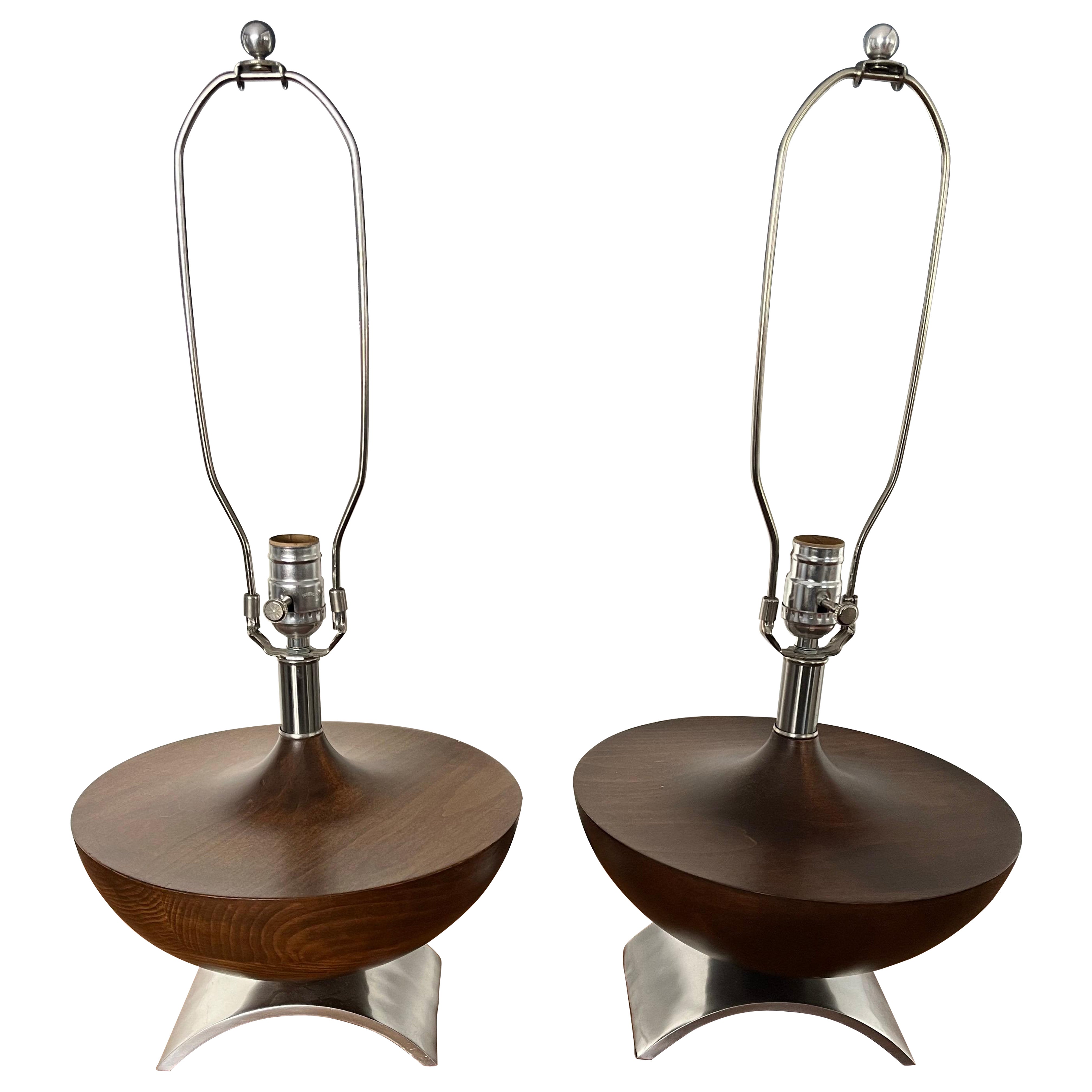 Lampes en bois tourné style milieu de siècle
