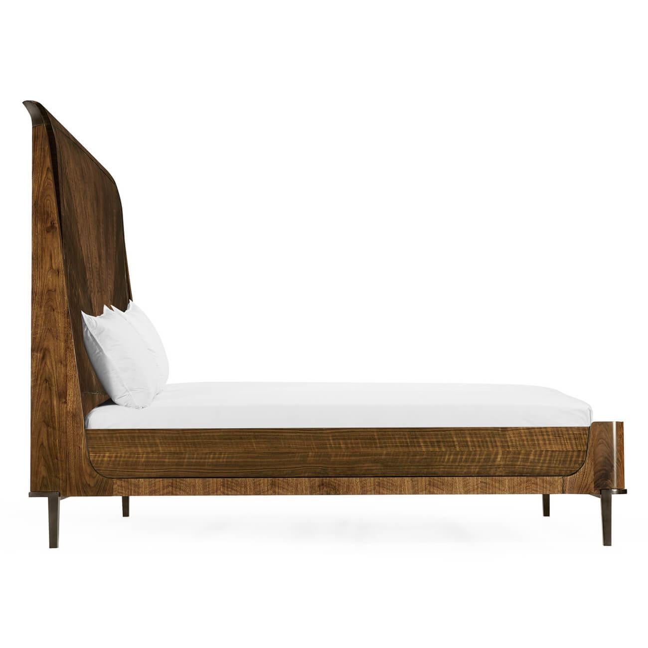 Bett mit Rahmen aus Nussbaumholz im Mid-Century-Stil – King (Moderne der Mitte des Jahrhunderts) im Angebot