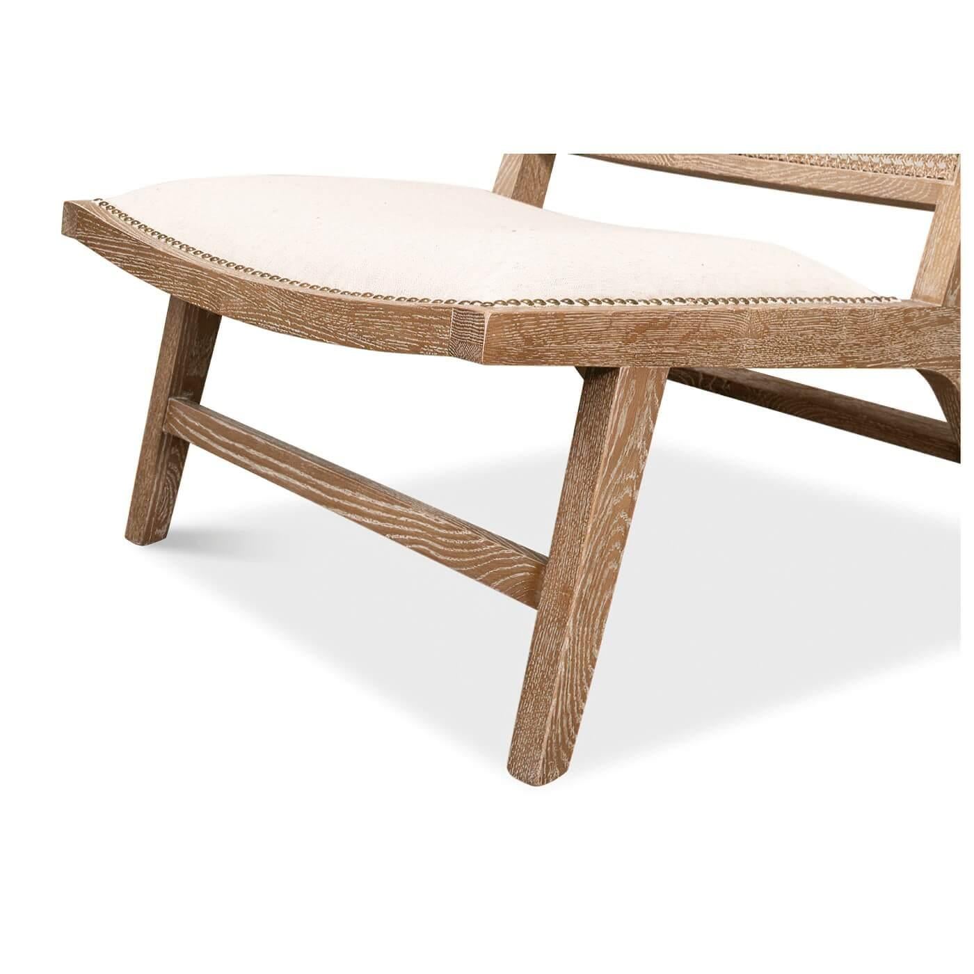 Whitewash-Stuhl im Mid-Century-Stil im Angebot 1