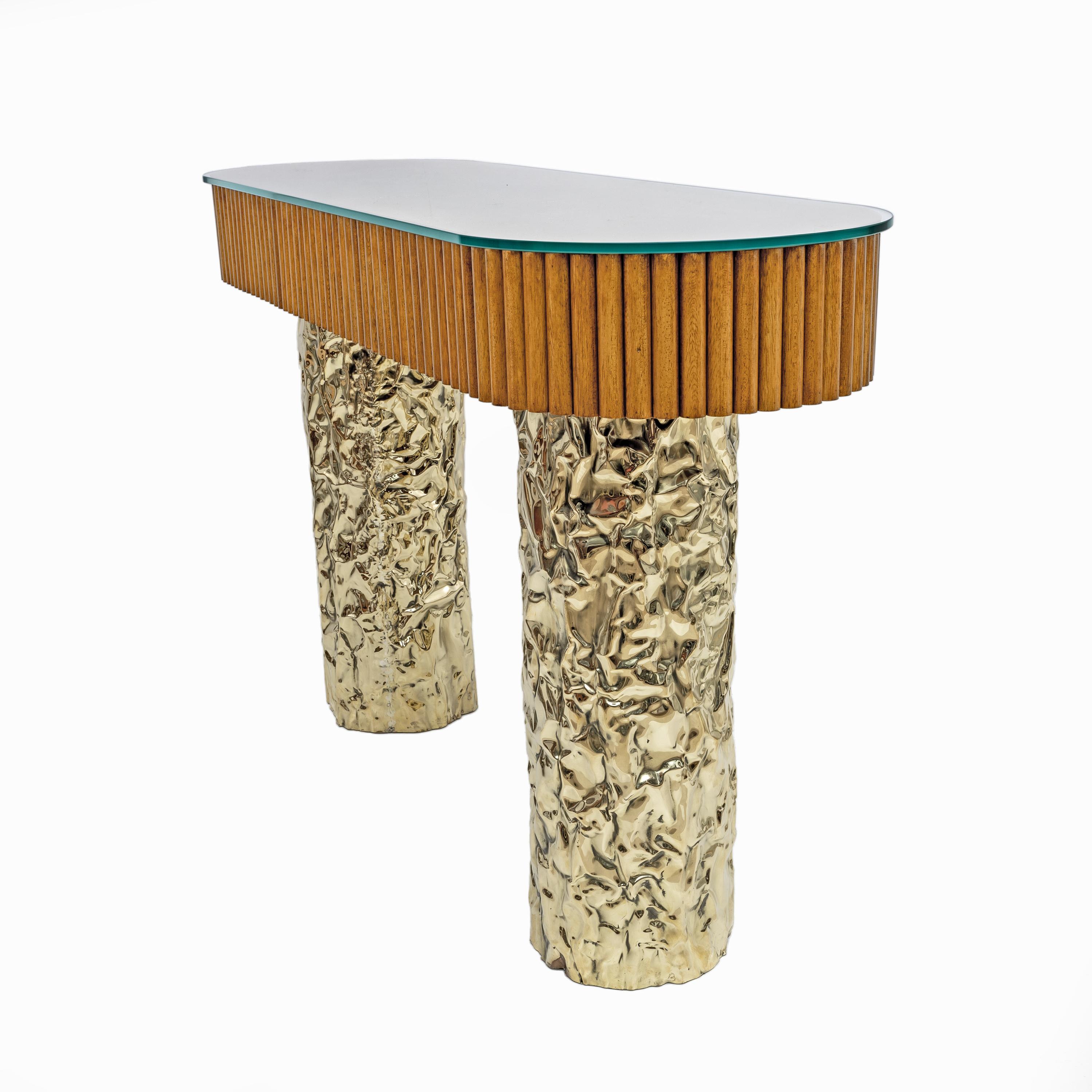 Mittelkonsole im Stil der Jahrhundertmitte aus Holz und Messing, Italien, 1990er Jahre im Angebot 1