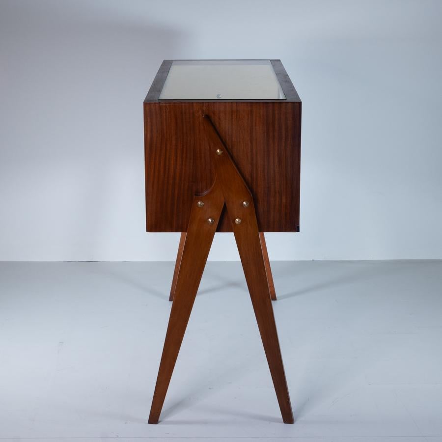 Italian Mid-Century style wooden display case, 1950s For Sale