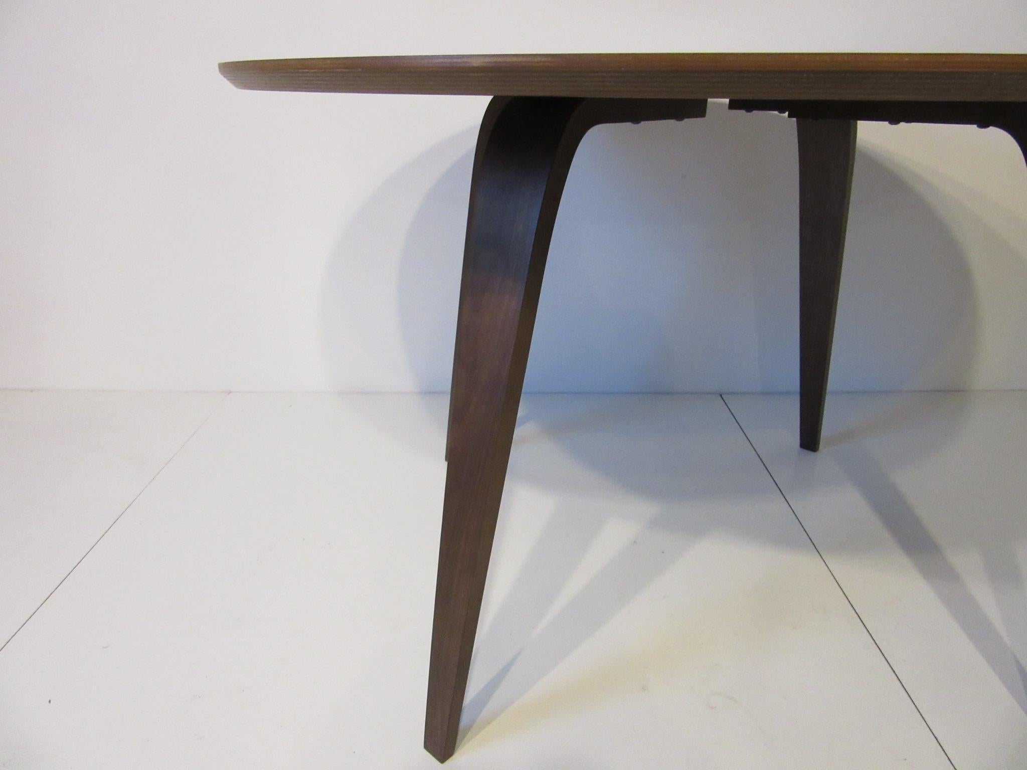 Mid Century Styled Walnut Dining Table by Benjamin Cherner for Cherner Chair Co. In Good Condition In Cincinnati, OH