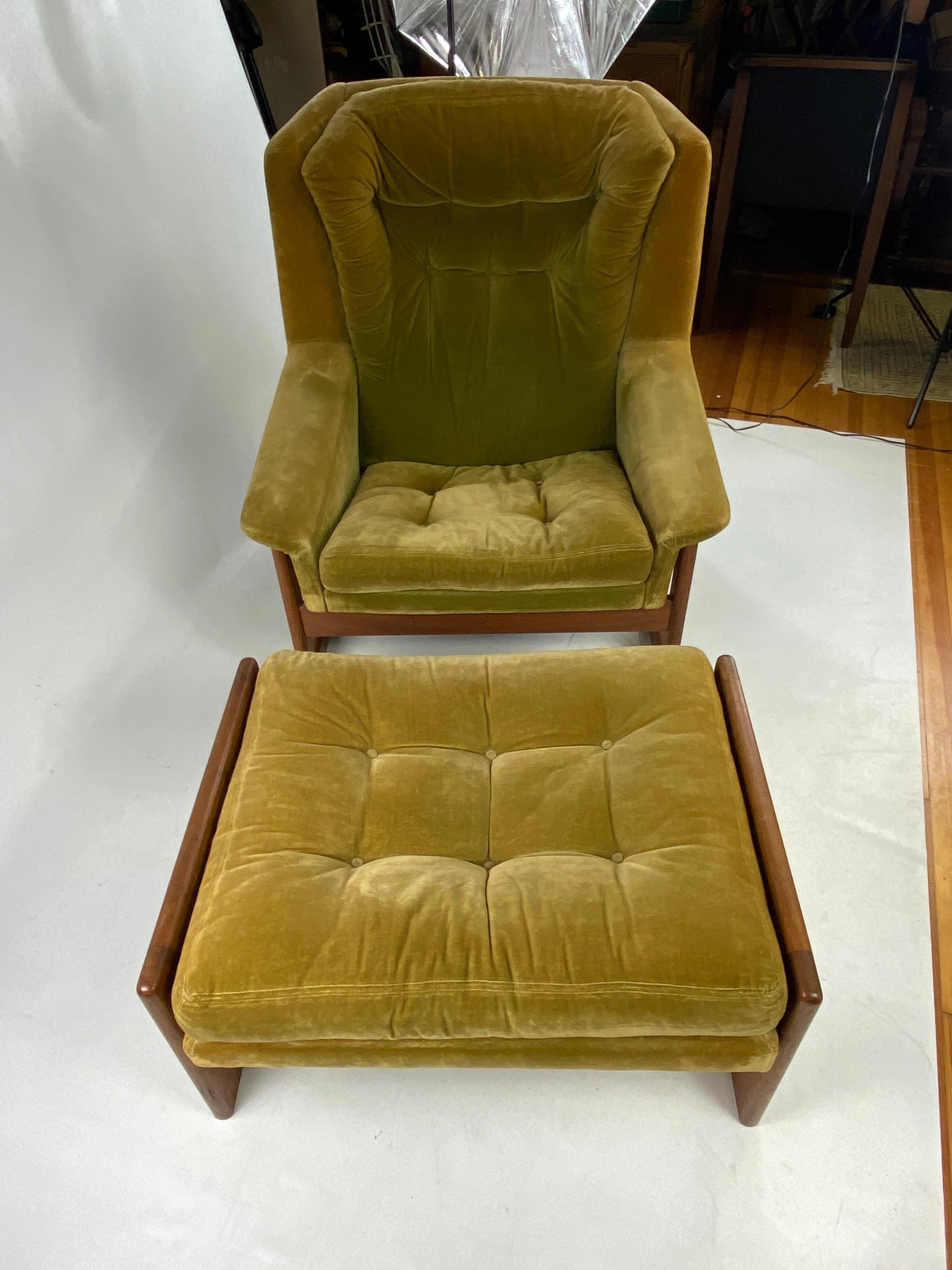 Swedish Midcentury Stylish DUX Lounge Chair and Ottoman Attributed Folke Ohlsson, a Pair