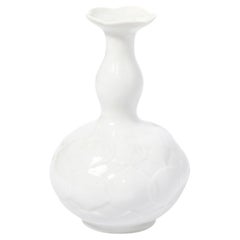 Jarrón de porcelana de Meissen con forma de loto blanco estilizado, de estilo de mediados de siglo
