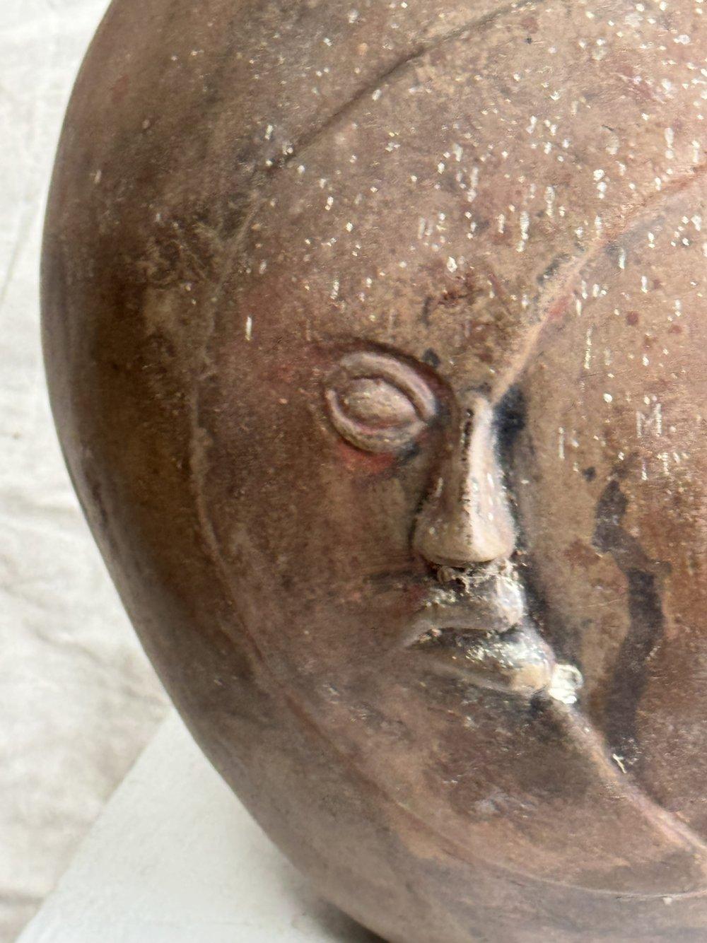 Vaso in ceramica con sole e luna di metà secolo in vendita 3