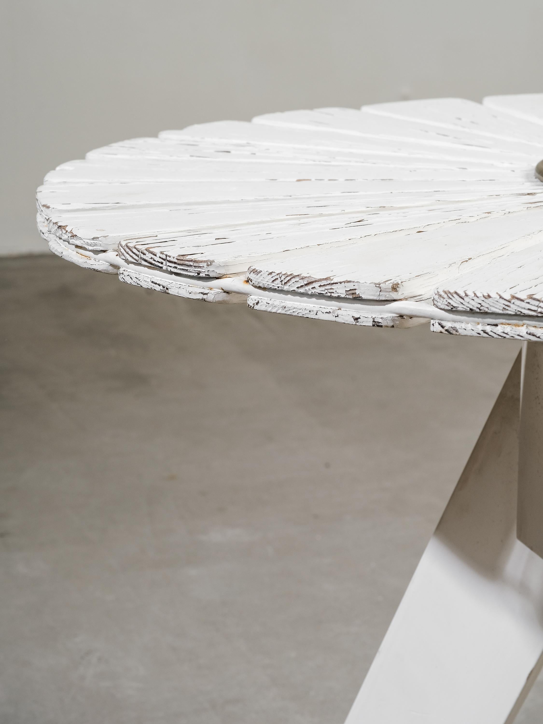 Mesa auxiliar/de jardín Sun Series de mediados de siglo de Alvar Aalto para Artek en venta 4