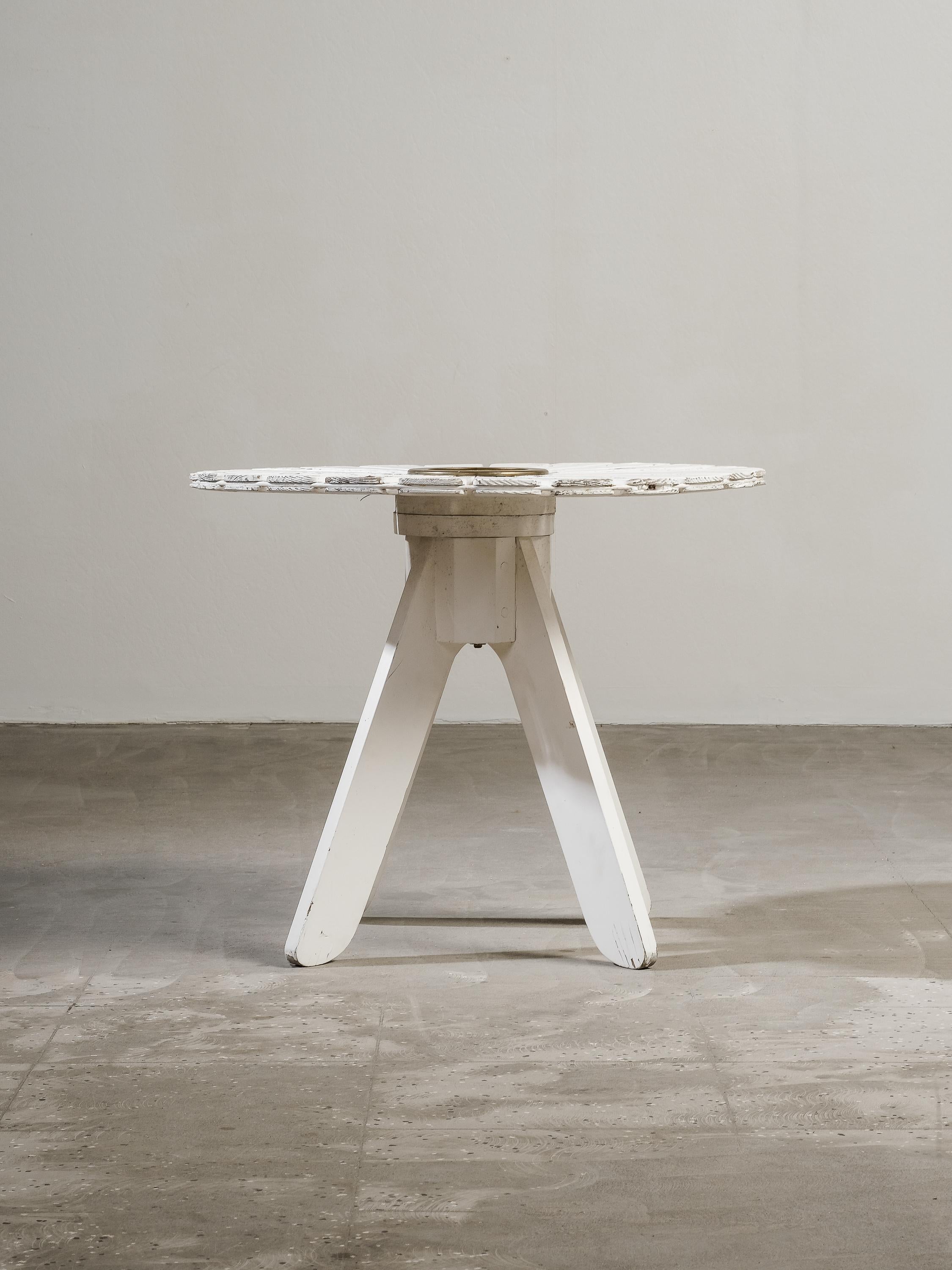 Mesa auxiliar/de jardín Sun Series de mediados de siglo de Alvar Aalto para Artek en venta 6