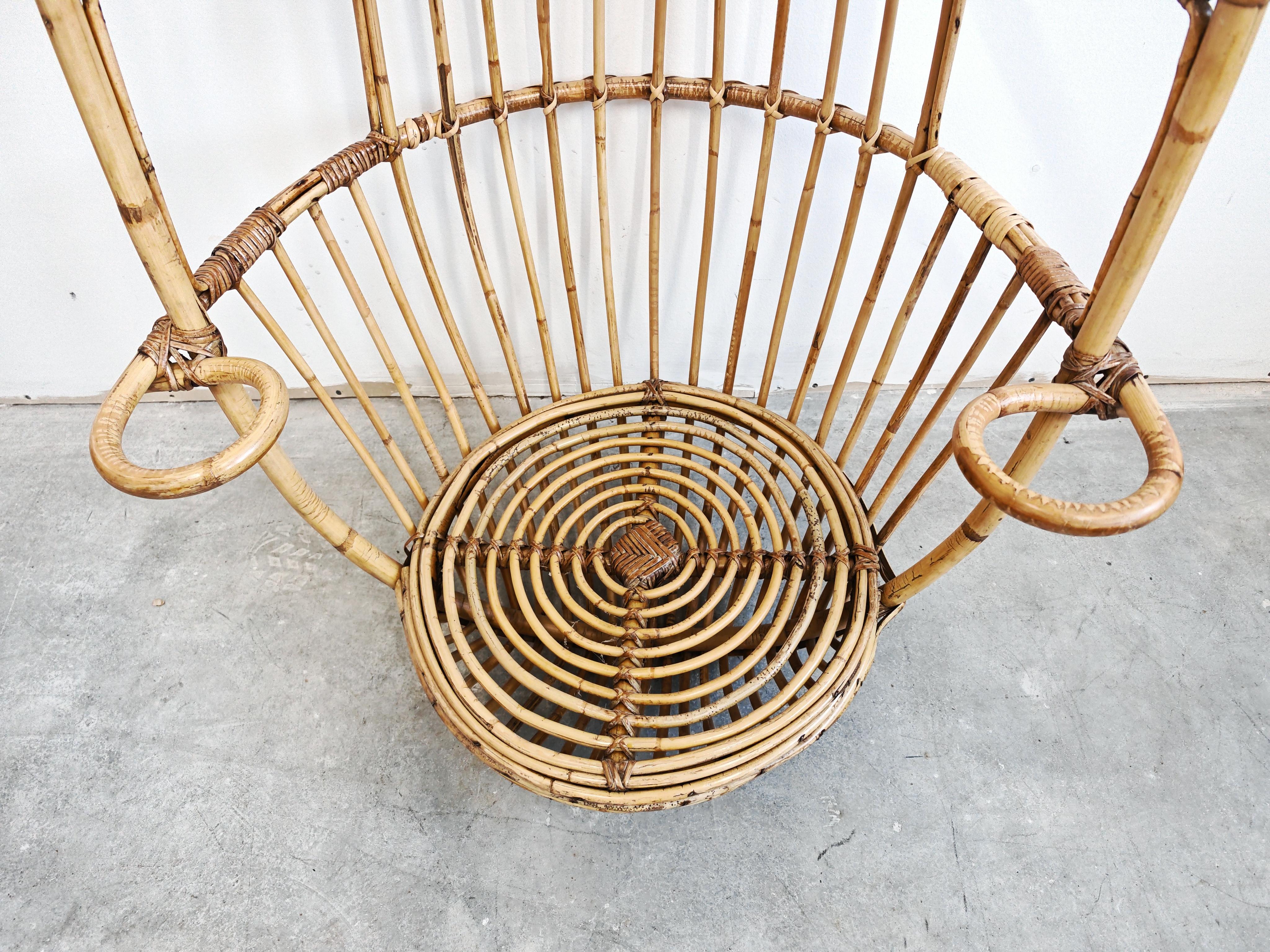 Mid Century Suspended Bamboo Egg Chair designed by Fratelli Castano, Italy 1950s en venta 1