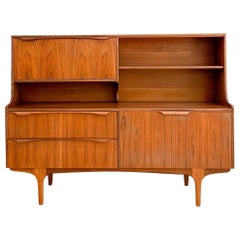 Mid-Century Sutcliffe of Todmorden Walnut Hutch/Credenzak, Full Restoration