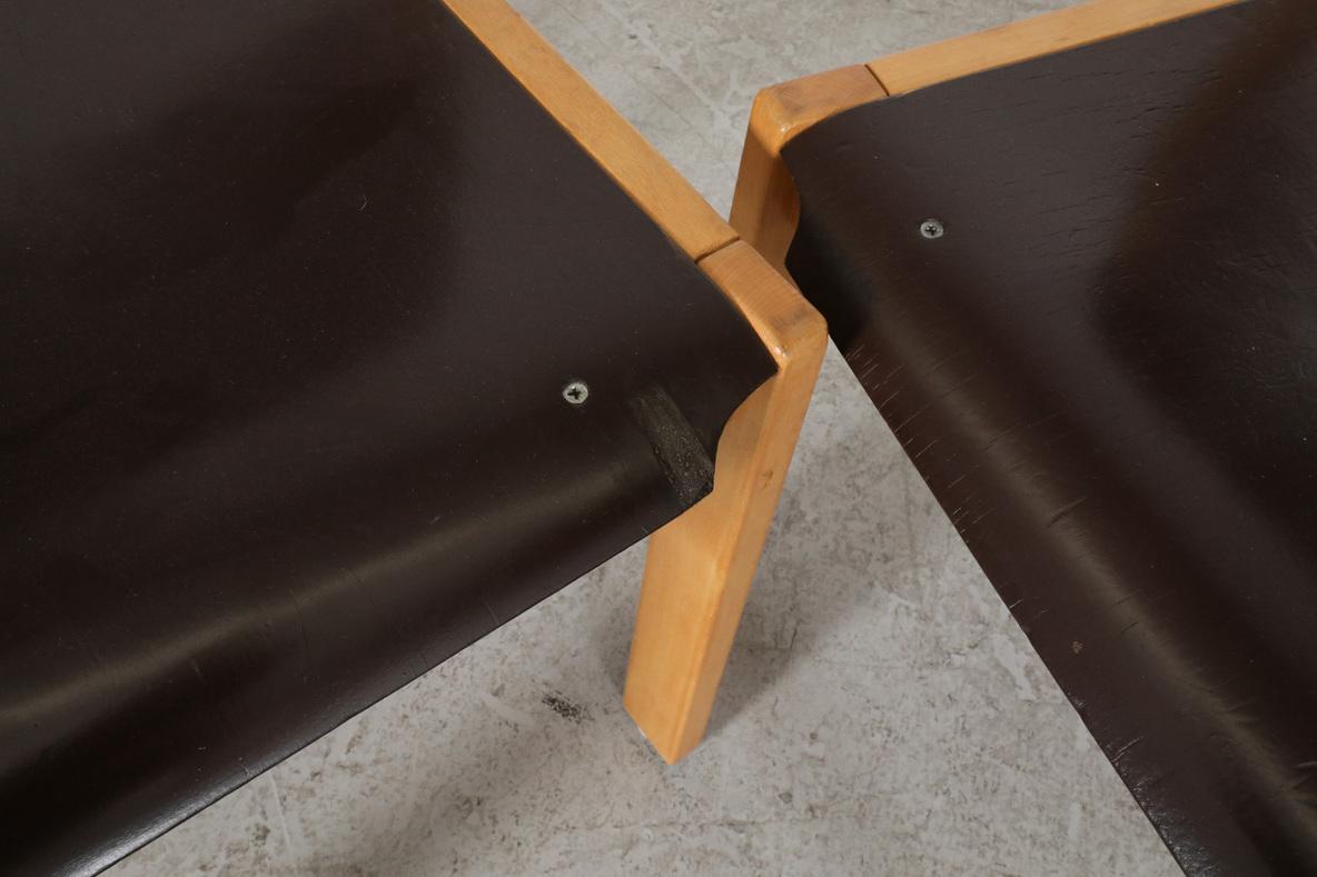 Sillas apilables de abedul y marrón estilo Sven Markelius de mediados de siglo en venta 7