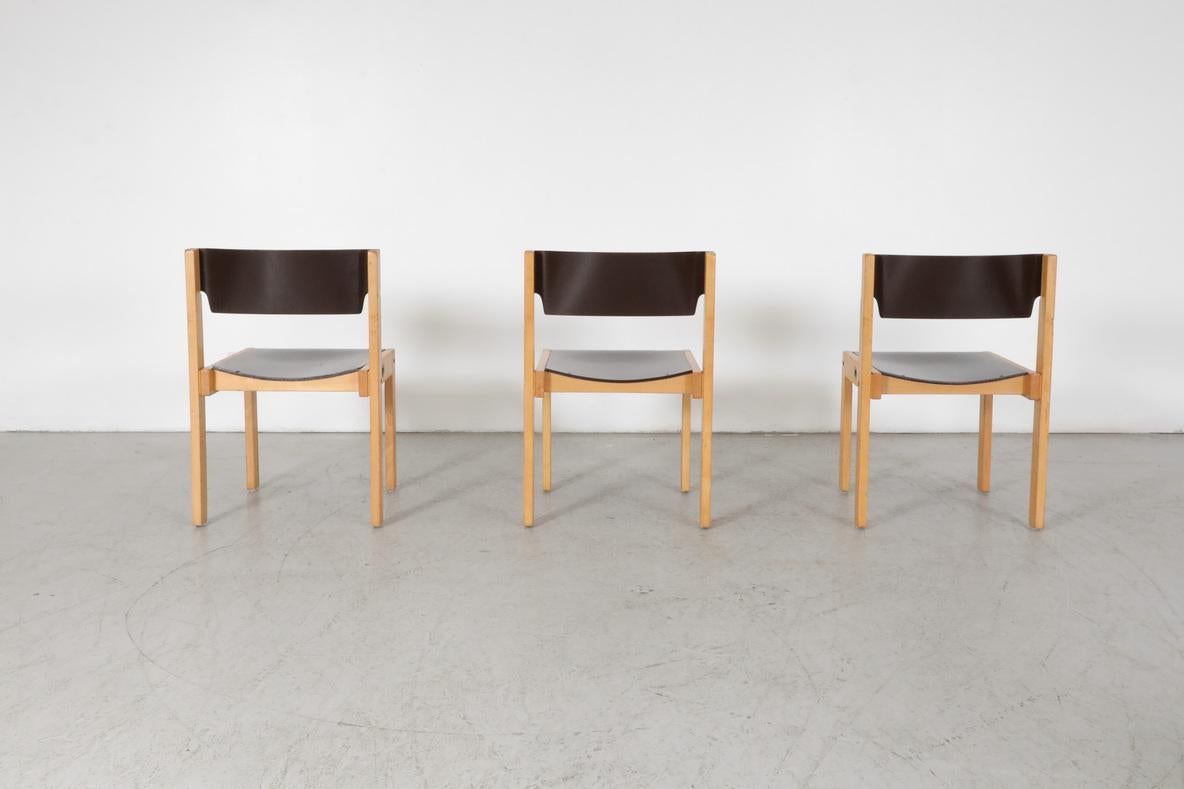 Sillas apilables de abedul y marrón estilo Sven Markelius de mediados de siglo en Bueno estado para la venta en Los Angeles, CA