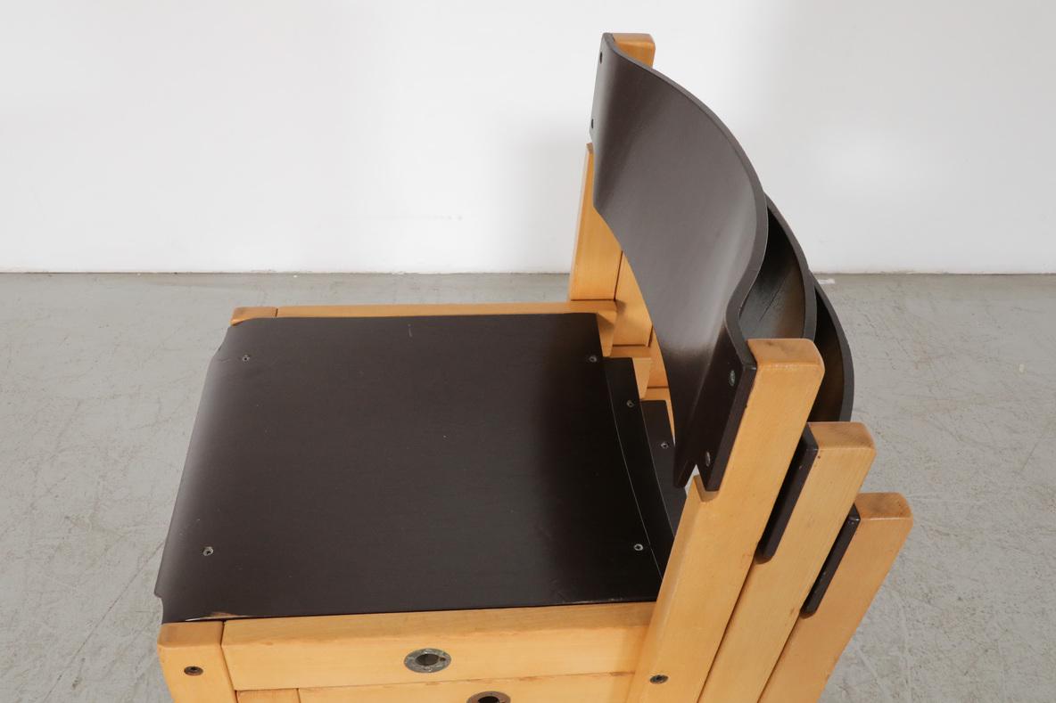Sillas apilables de abedul y marrón estilo Sven Markelius de mediados de siglo en venta 2