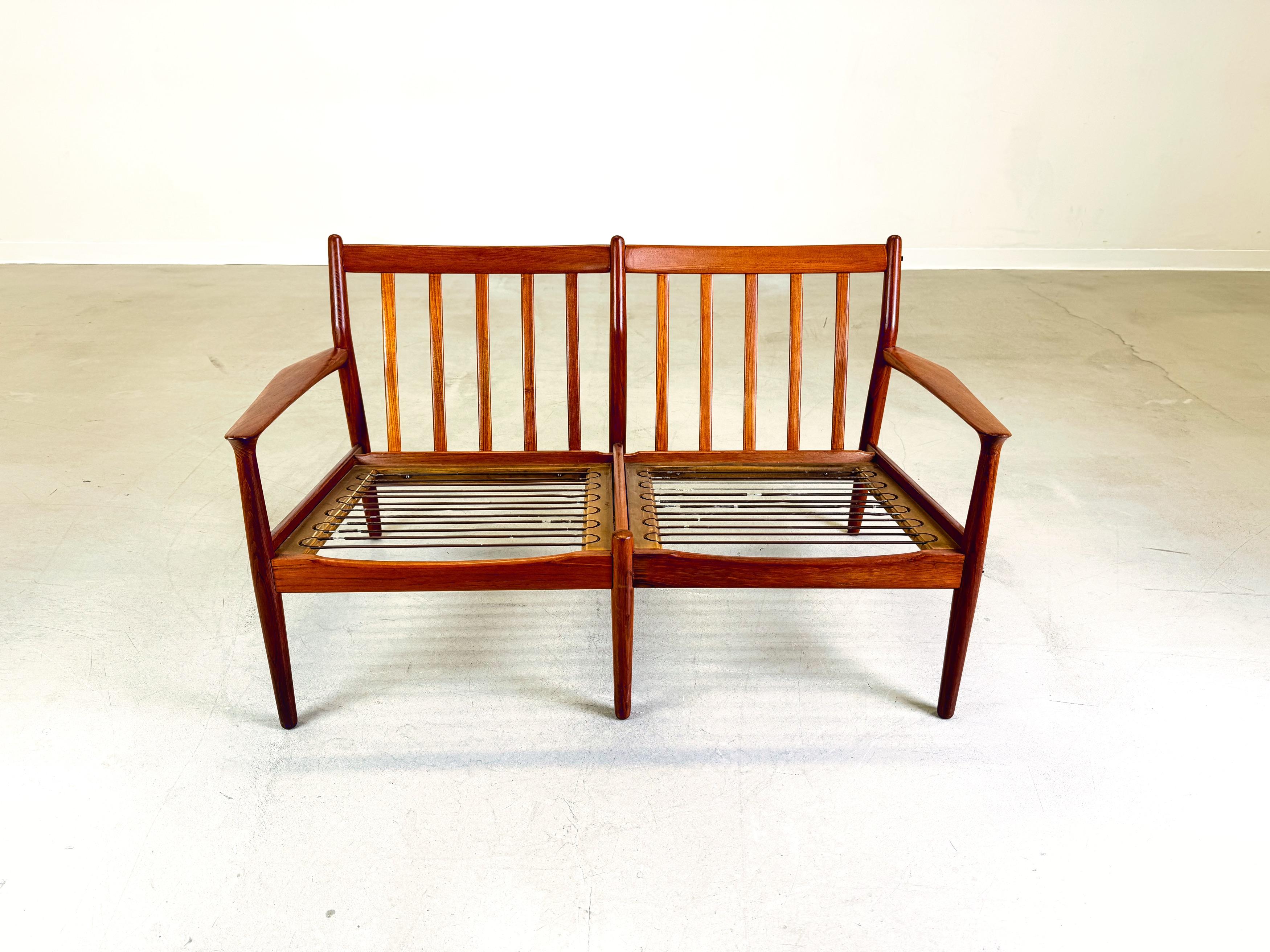A olio Divano a 2 posti in teak Svend Åge di metà secolo Glostrup in vendita