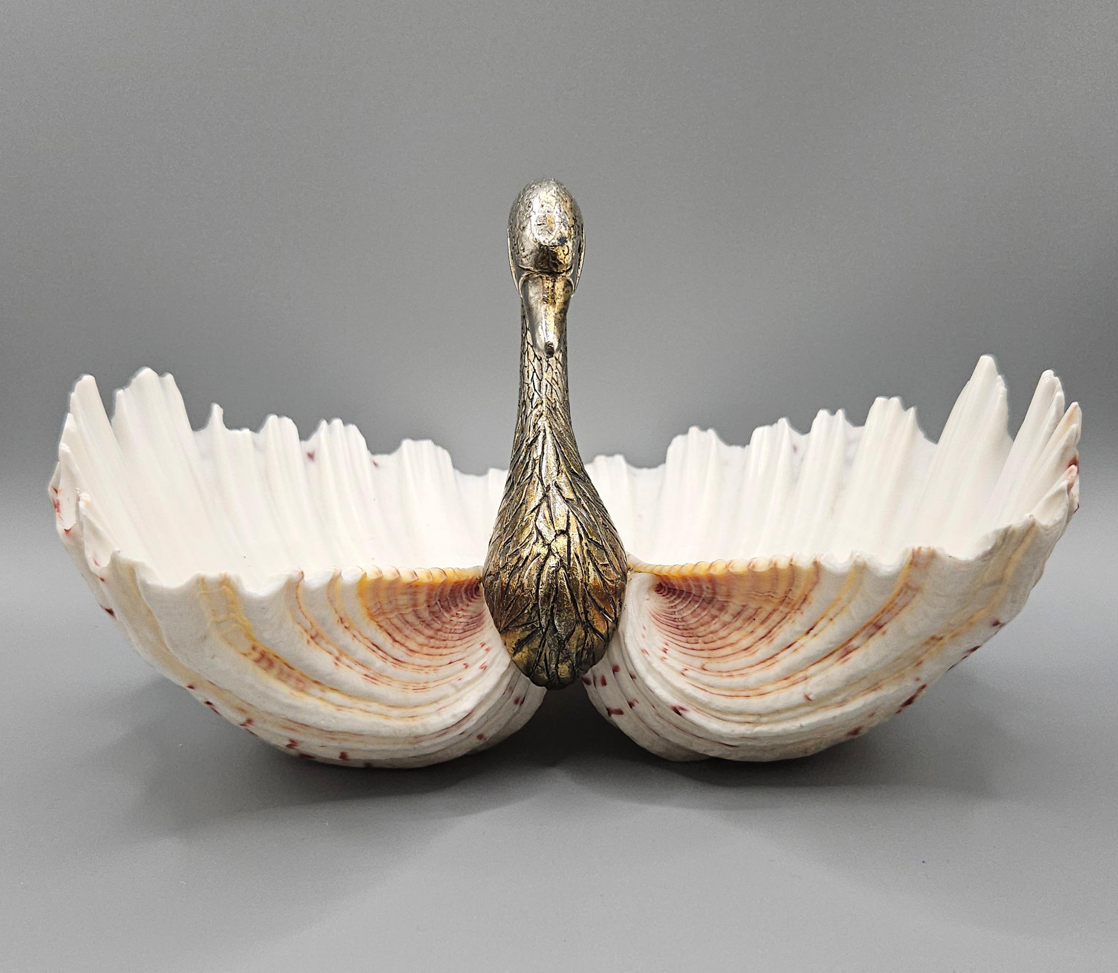 Hollywood Regency Piatto a forma di doppia conchiglia di cigno di metà secolo, stile Gabriella Binazzi, Italia, 1970 ca. in vendita