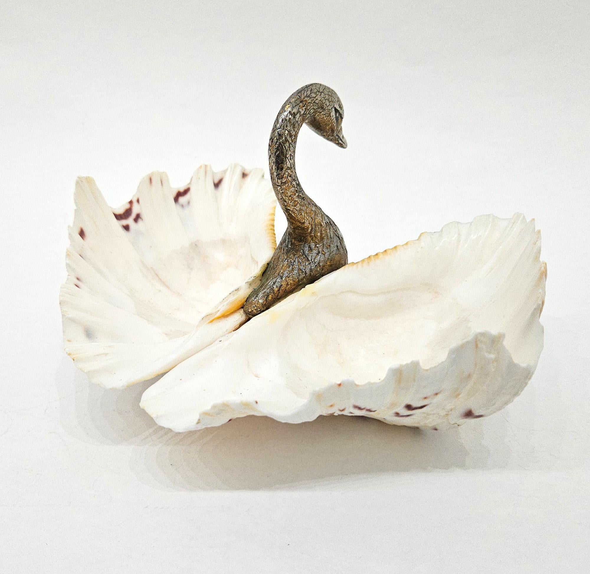 20th Century Mid Century Swan Double Clam Shell Dish, Italy, c. 1970