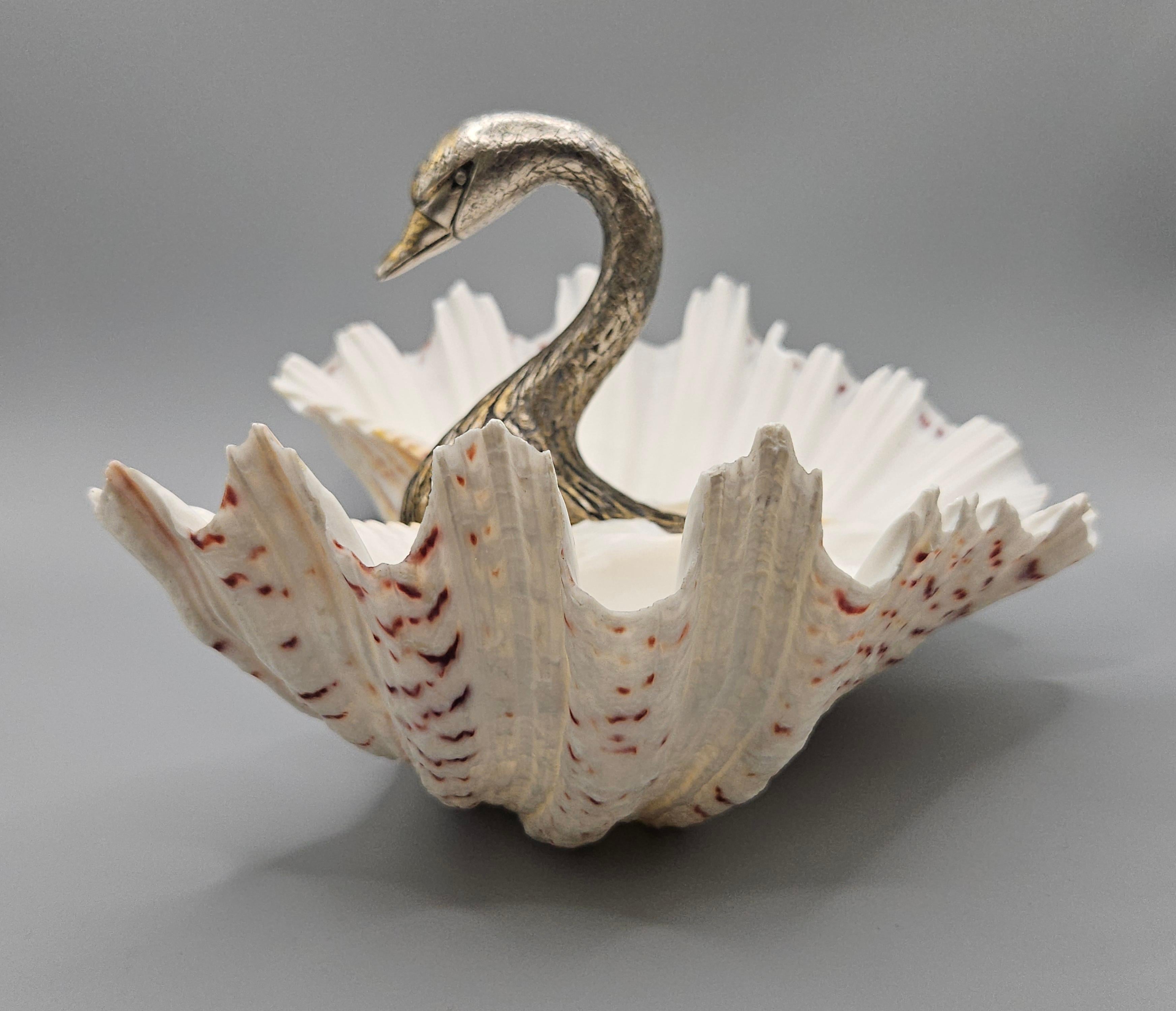 Piatto a forma di doppia conchiglia di cigno di metà secolo, stile Gabriella Binazzi, Italia, 1970 ca. in vendita 1