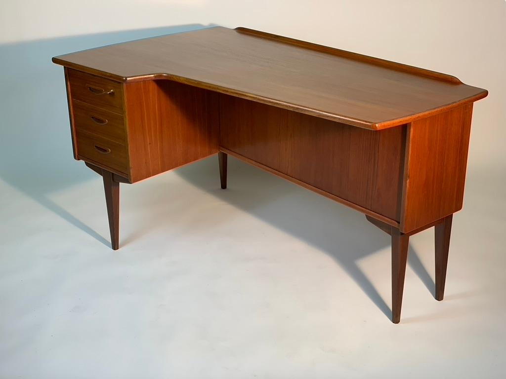 Swedish Mid Century Sweden Desk Model A10 by Göran Strand for Lelångs Möbelfabrik