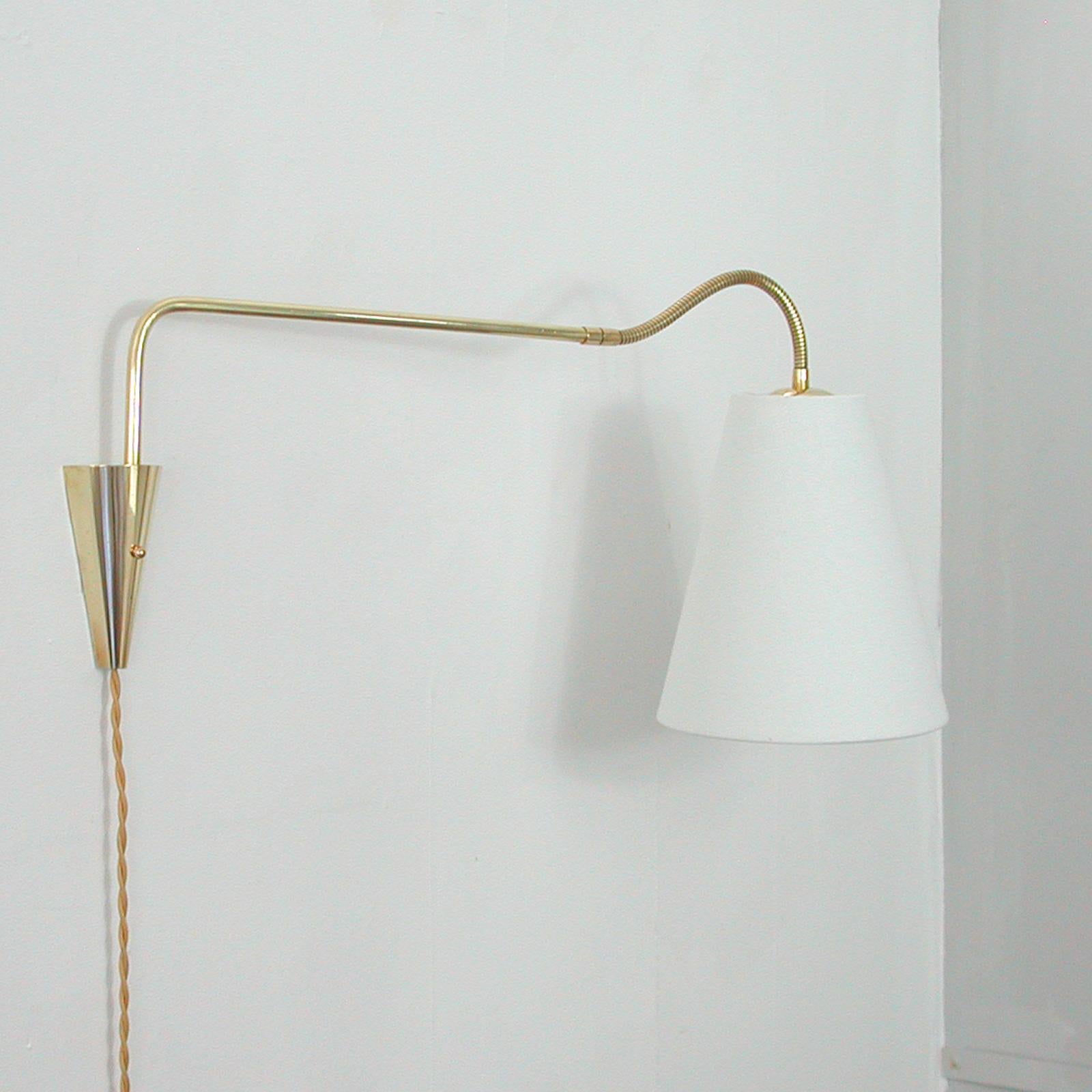 Mid-Century Swedish Adjustable and Articulating Brass Wall Light, 1950s 6