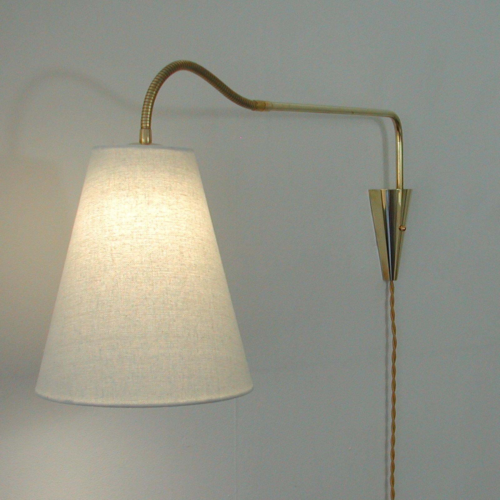 Mid-Century Modern Mid-Century Swedish Adjustable and Articulating Brass Wall Light, 1950s