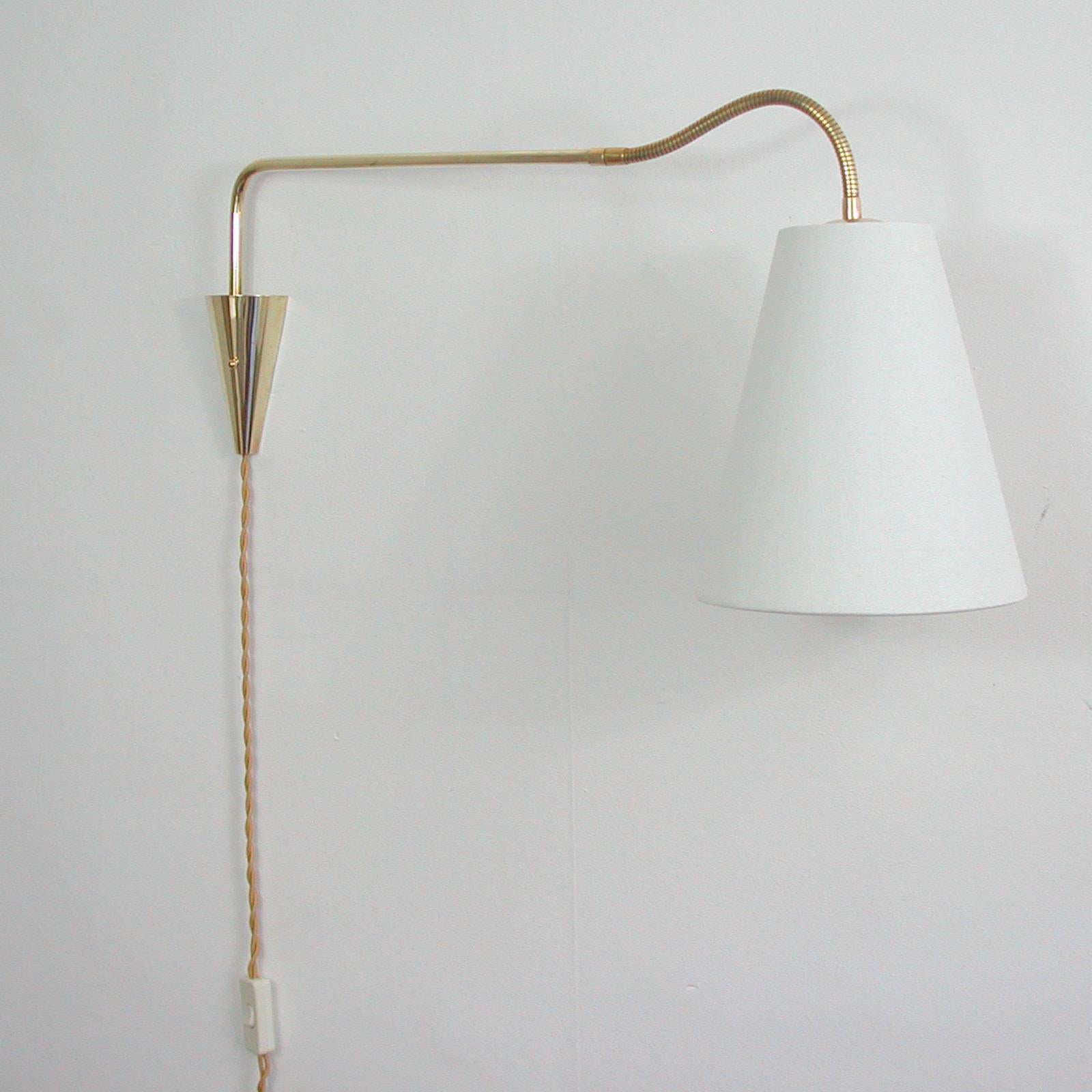 Mid-Century Swedish Adjustable and Articulating Brass Wall Light, 1950s In Good Condition In NUEMBRECHT, NRW